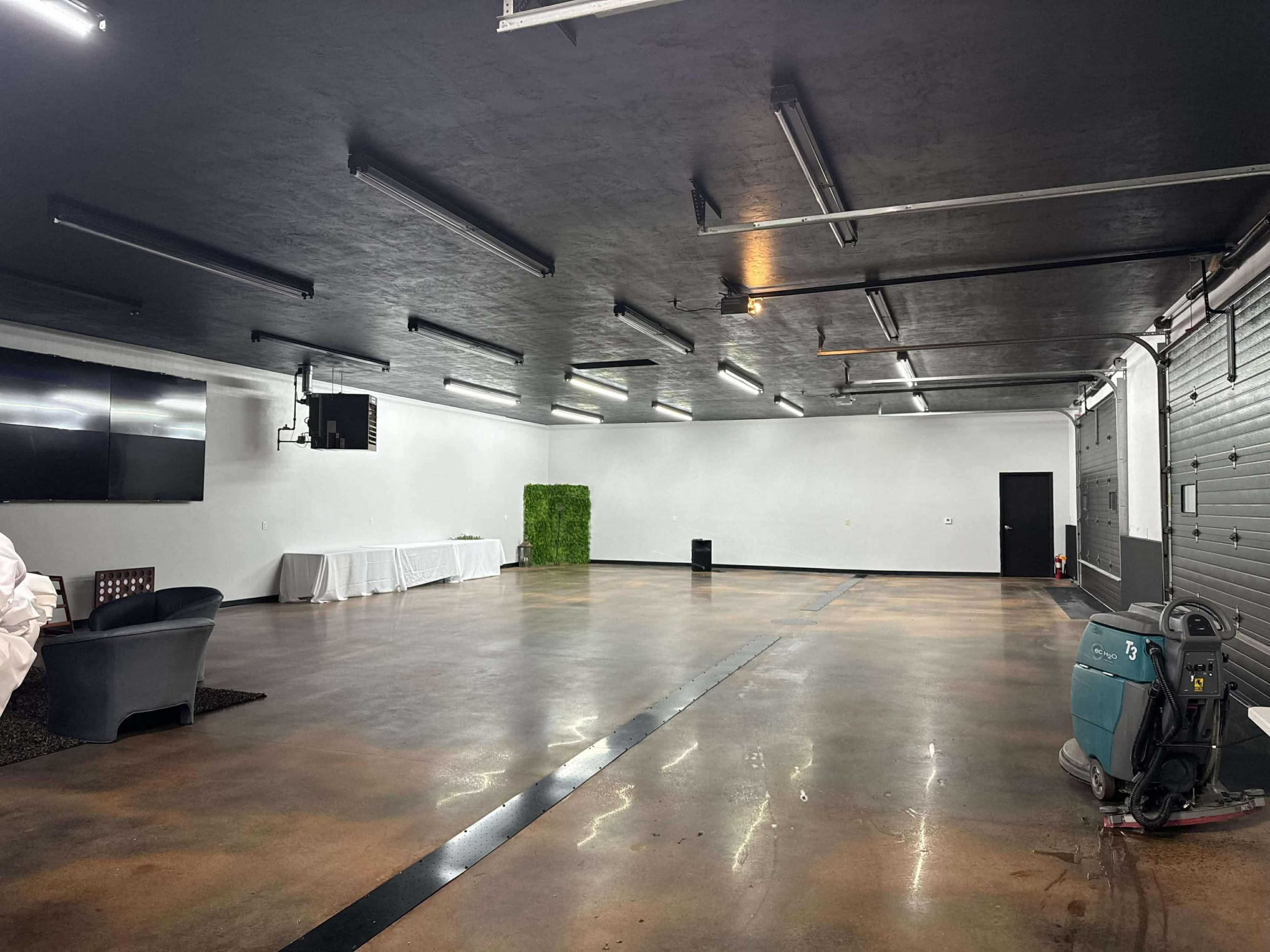 Versatile 3,000 sq. ft. Event Space in Green Bay – Perfect for Celebrations & Corporate Gatherings Image in Howard, Green Bay, WI