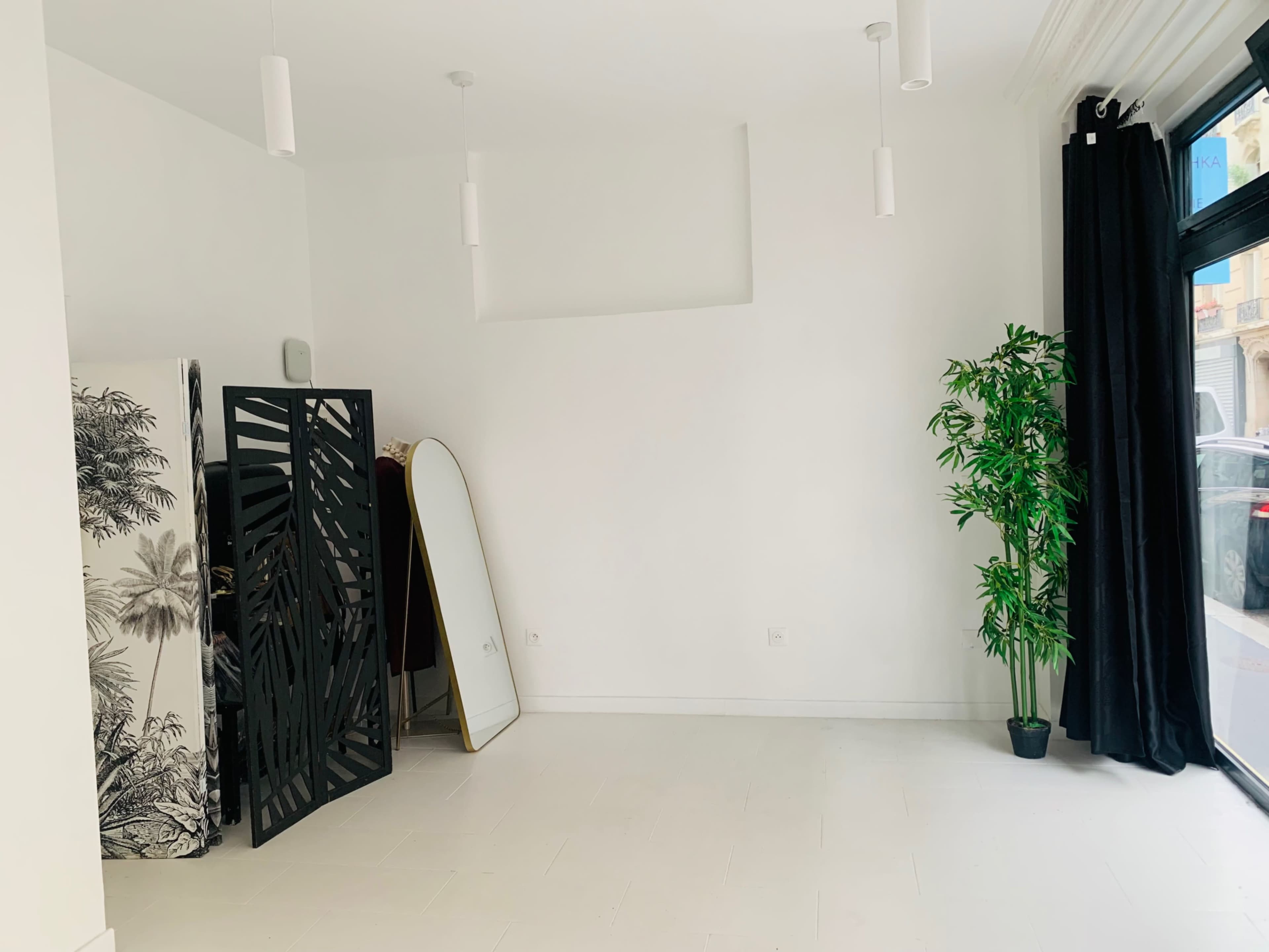 Espace d’art et réception multi activité : Atelier galerie showroom boutique studio photo Image in Épinettes, Paris