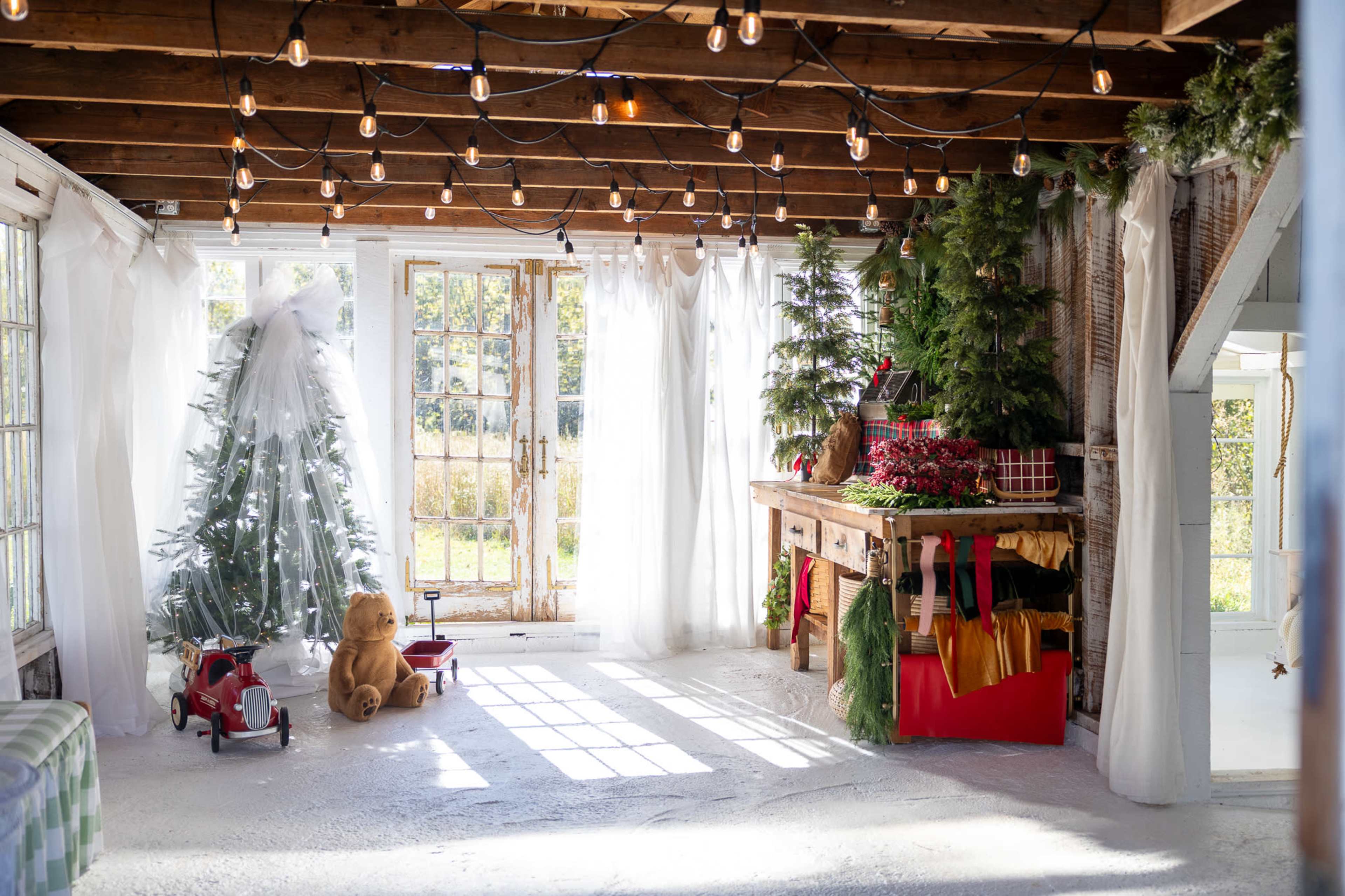 Glassholm Rustic Indoor Studio Image in , Knoxville, TN