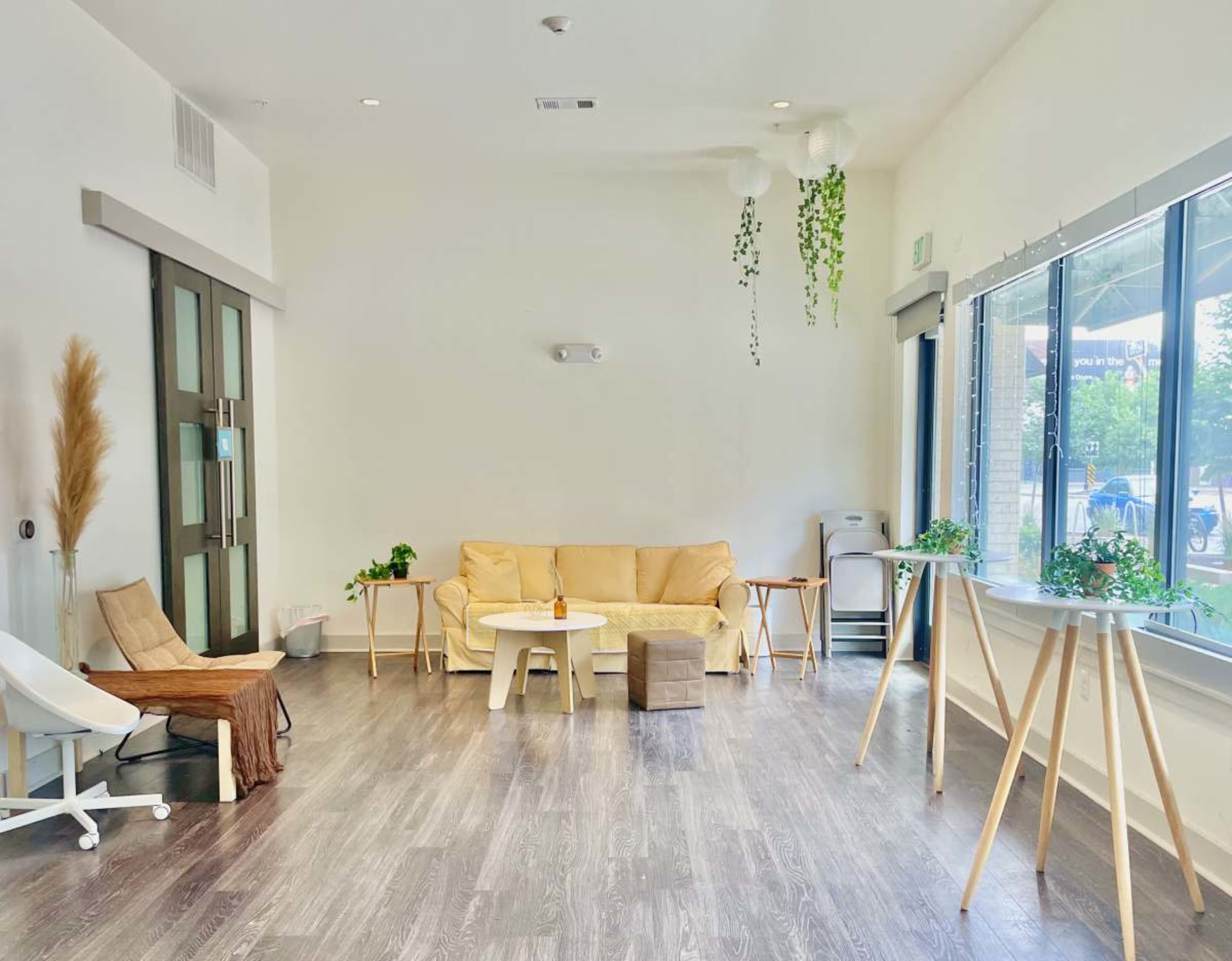 Convenient and Accessible Multi-Purpose Studio Image in Platt Park, Denver, CO
