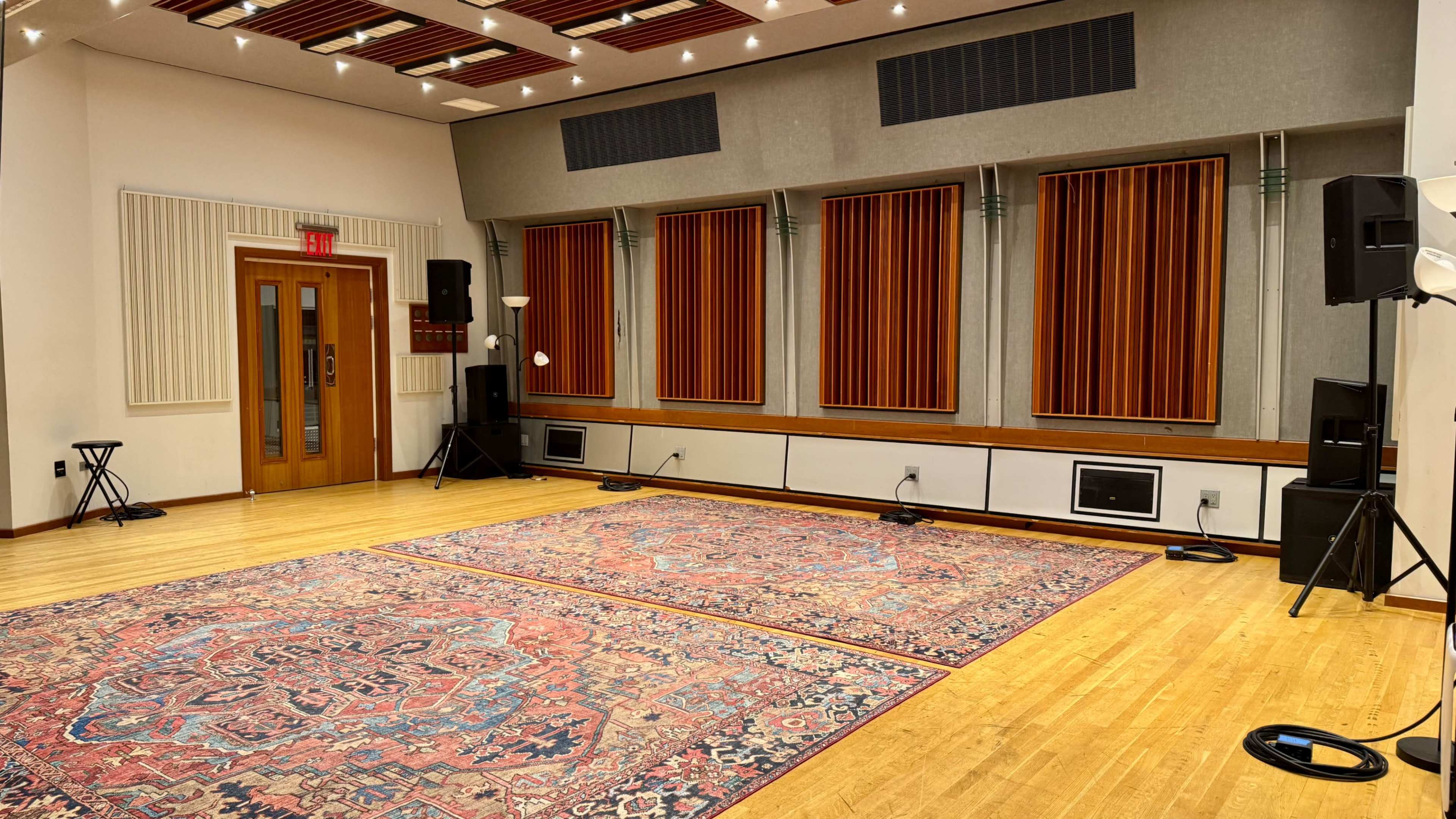 Iconic Spacious Studio - Meeting Image in Midtown Manhattan, New York, NY