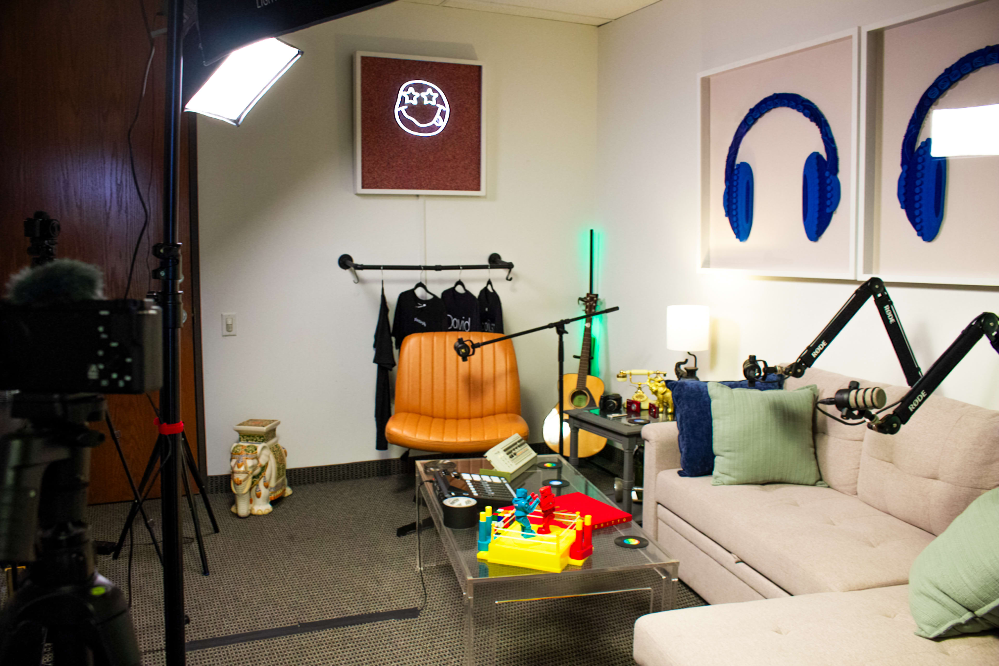 The Lounge - Podcast Shoot Space | ELE Studios Image in Dallas Downtown Historic District, Dallas, TX
