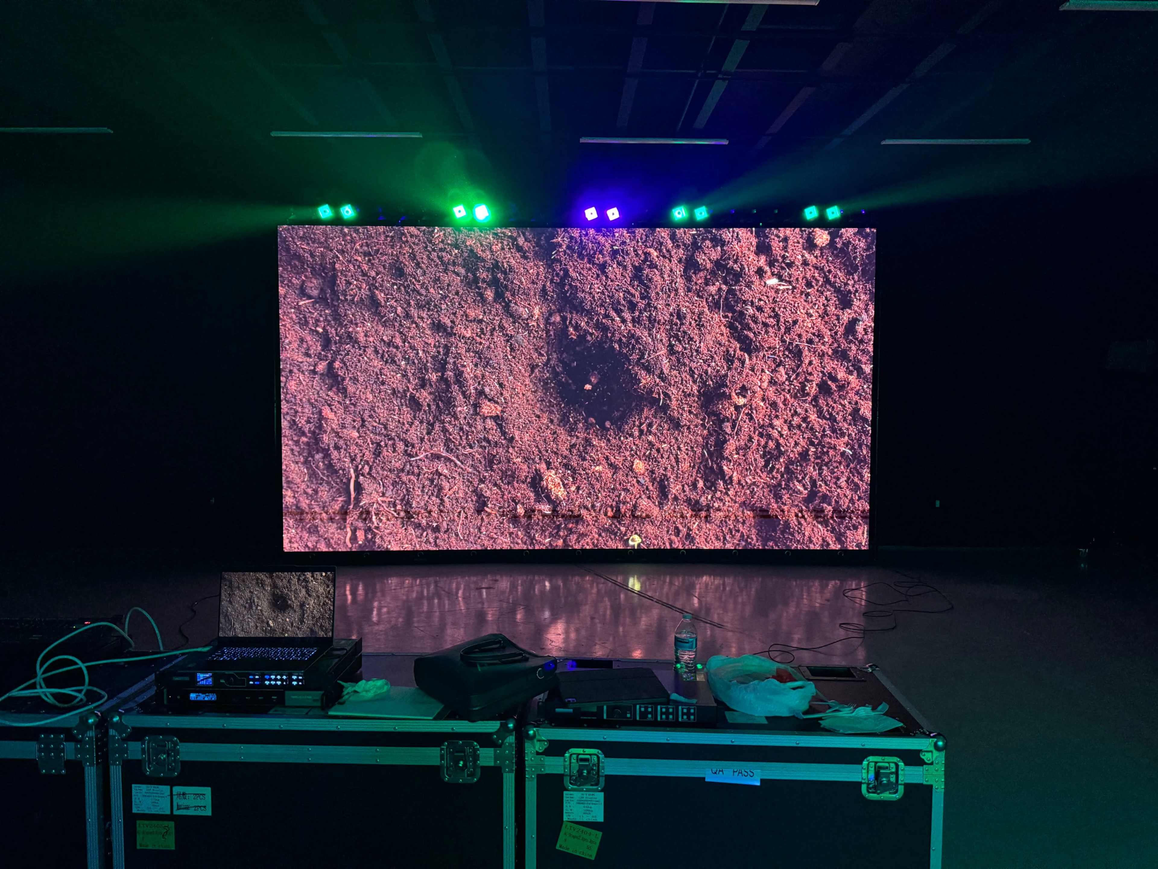 18ft LED Video Wall Studio | XR Backgrounds, Pro Stage Lighting & Special Effects Included Image in South Montebello, commerce, CA