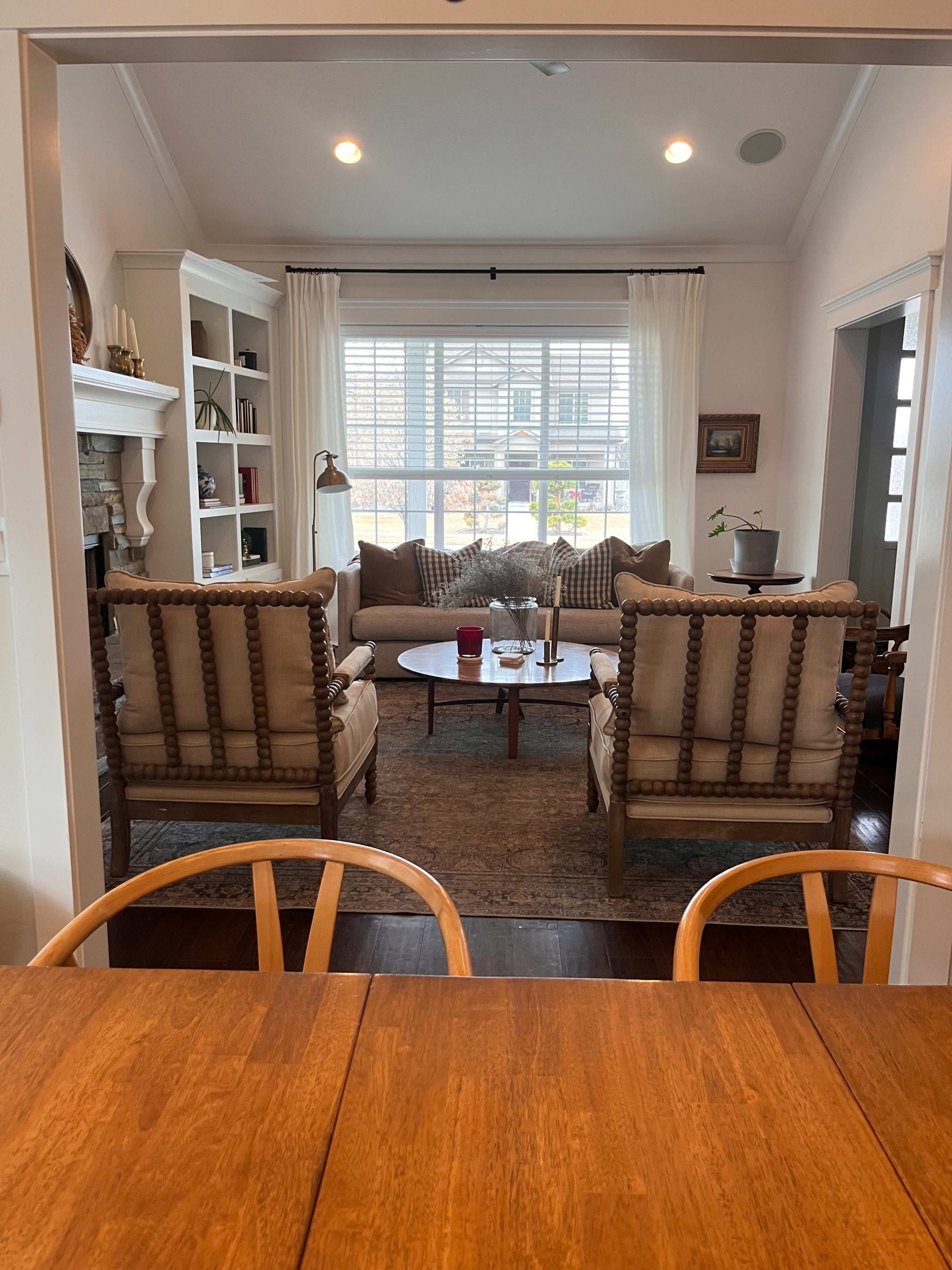 Suburban home (2500 sq ft), located on a quiet street with mountain views. Image in Springville, Springville, UT