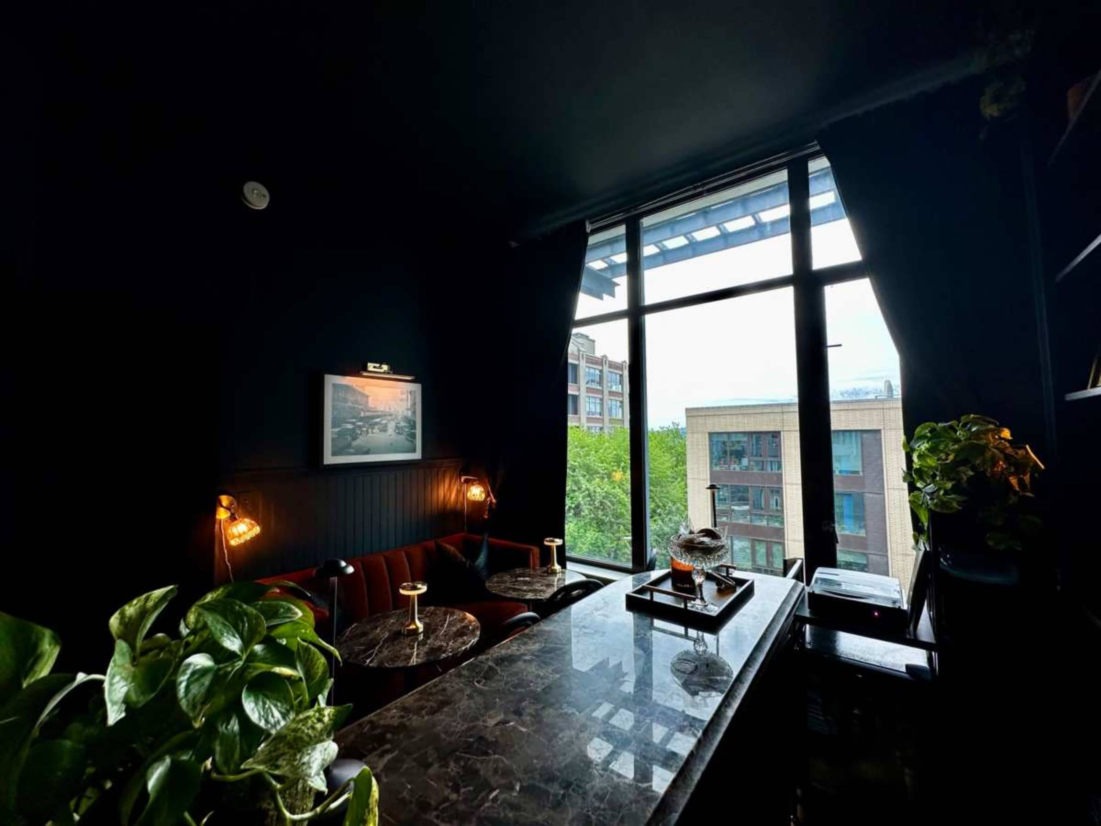 Downtown Speakeasy Style Room Image in Central Business District, Seattle, WA