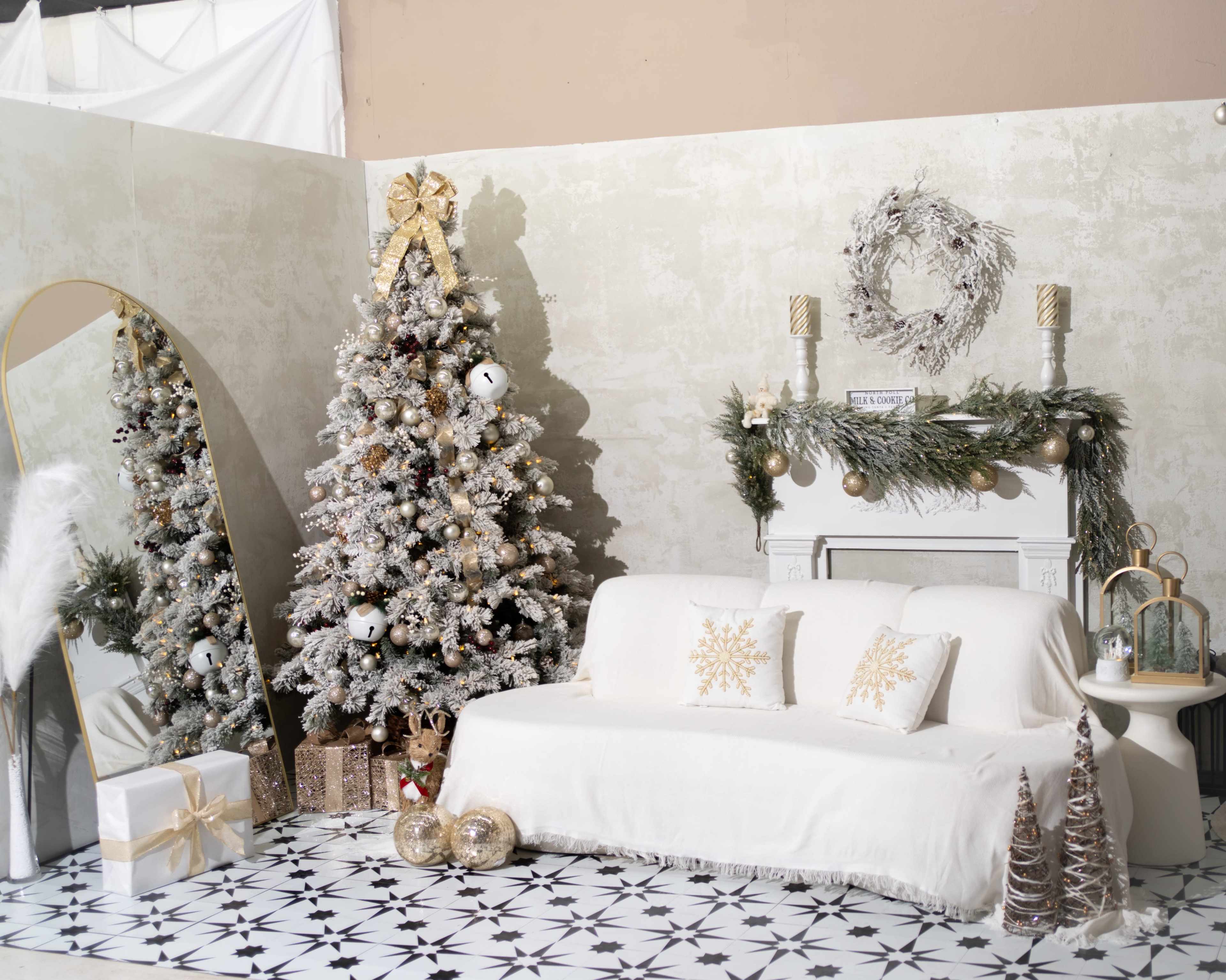 White & Gold ChristmasElegance Set Image in Miramar, Miramar, FL