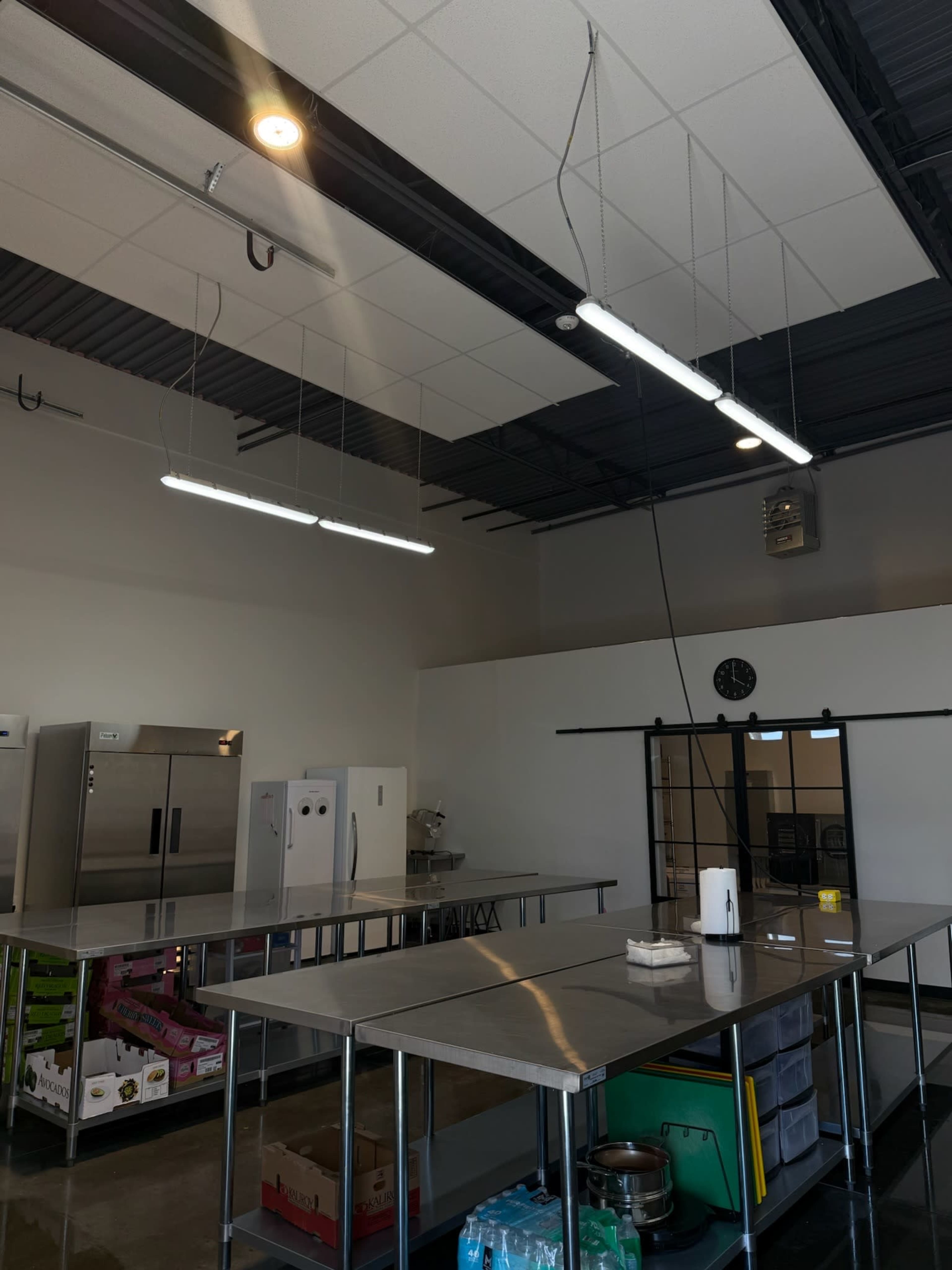Commercial prep kitchen with lots or workspace! Image in Springville, Springville, UT