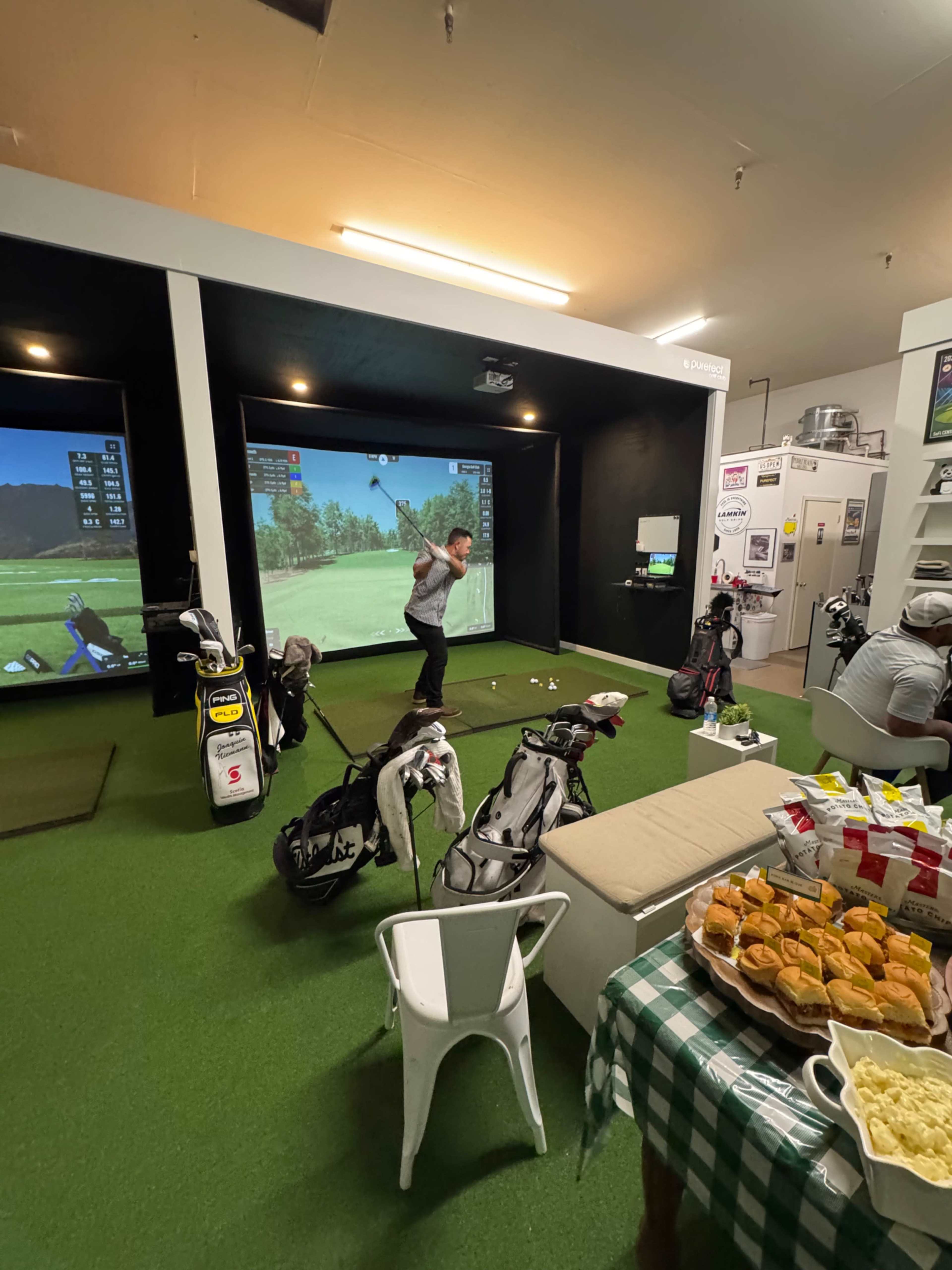 Downtown Golf store with high end technology Image in Napa, Napa, CA
