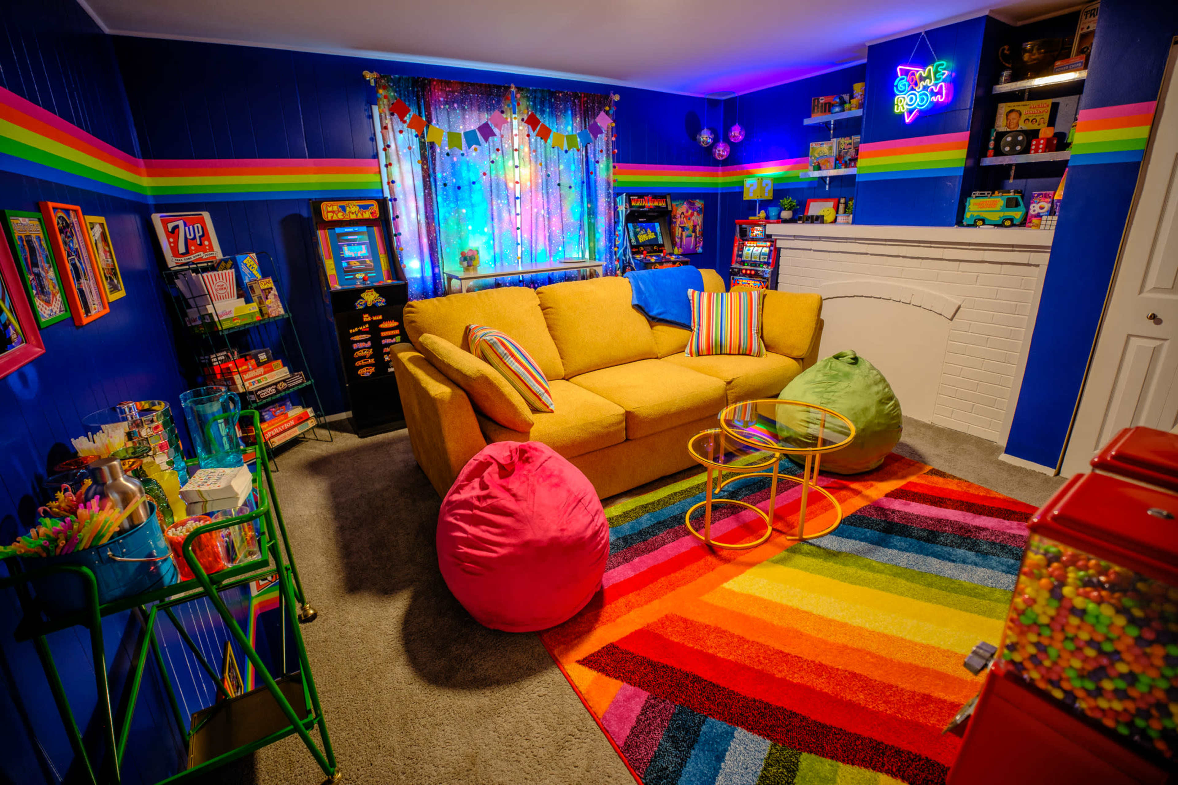 48th & Vibes Retro Theme Home Image in Detroit - Shoreway, Cleveland, OH