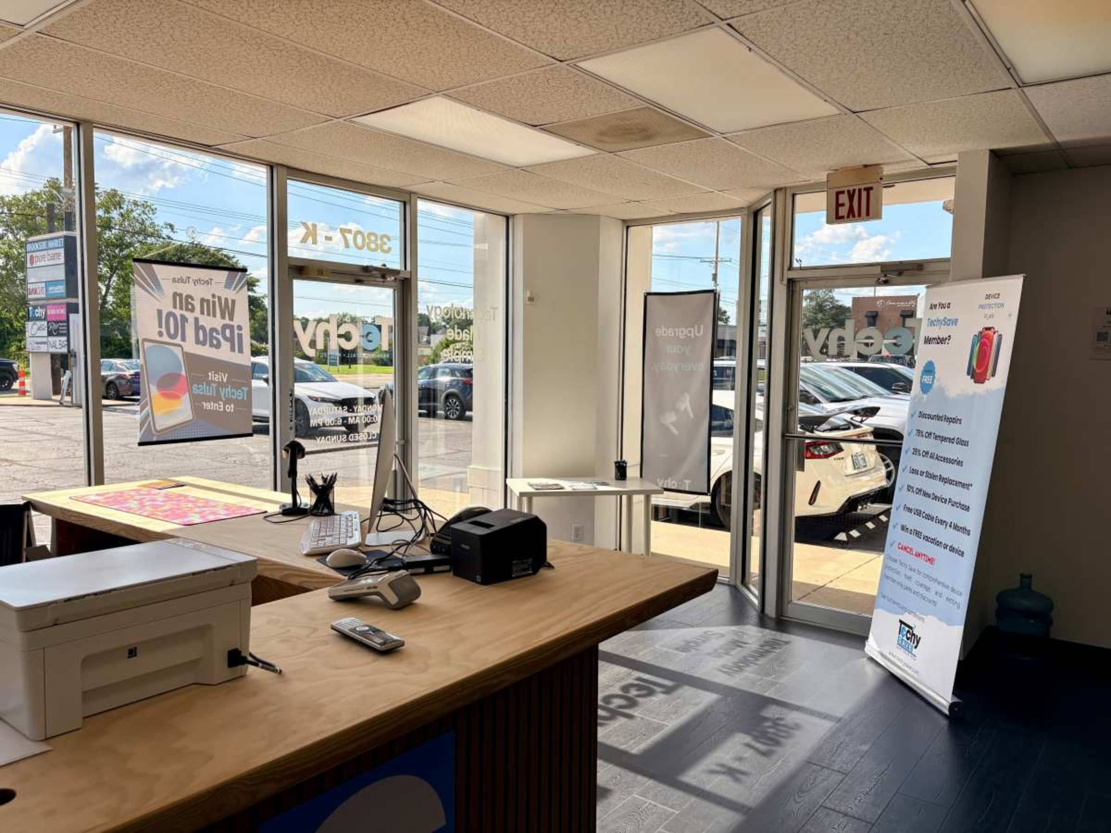 Modern Brookside Tech Retail Storefront for Film, Photo, Pop-Ups & Creative Events Image in Tulsa, Tulsa, OK