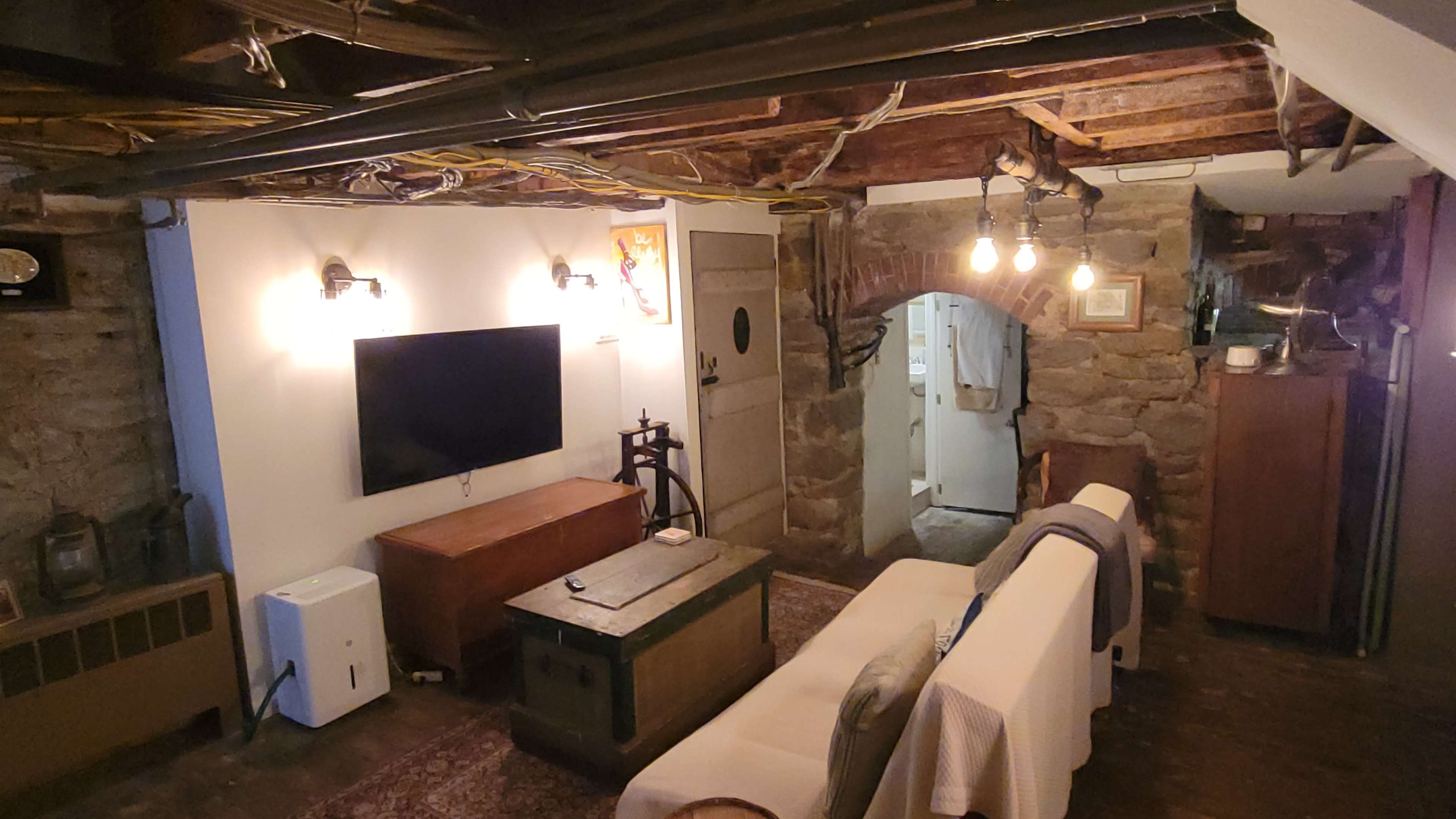 Wine Cellar studio on Elfreths Alley Image in Center City East, Philadelphia, PA