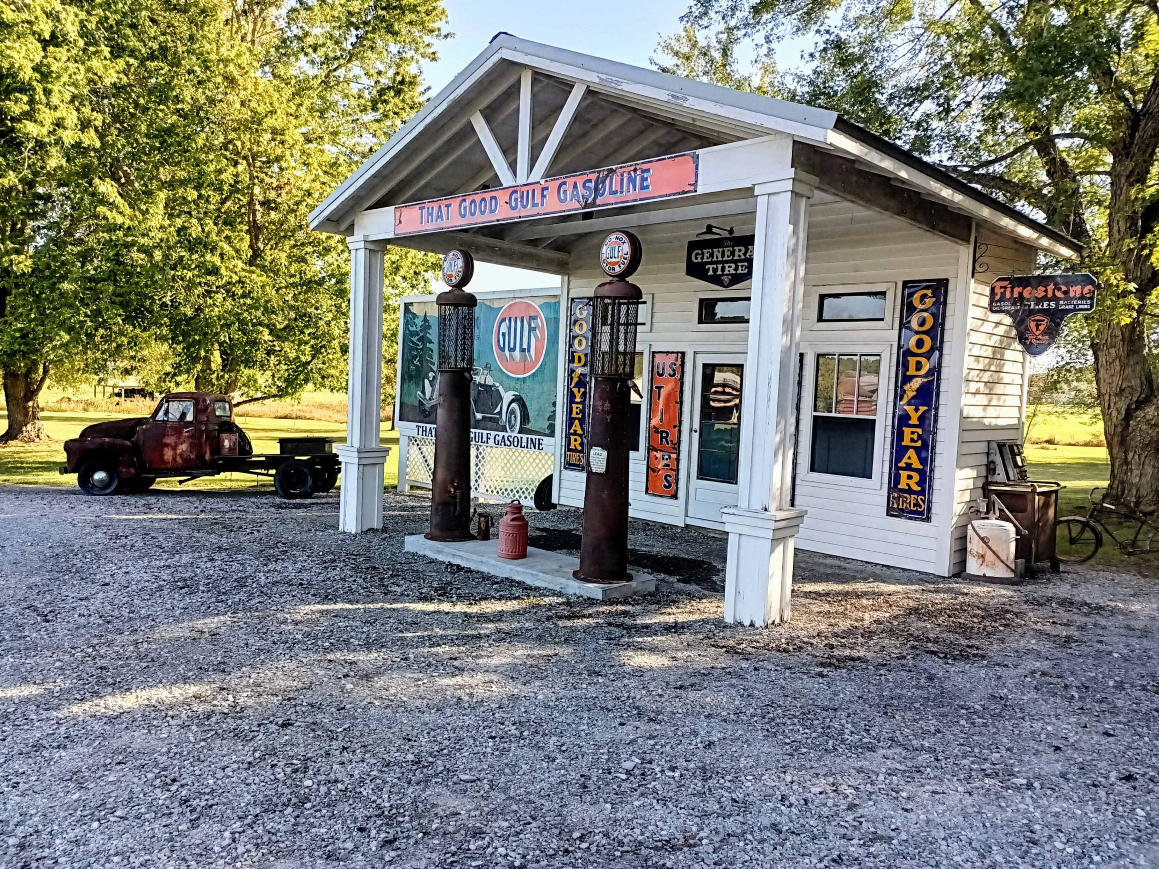 Vintage Gas Station, General Store, Garage and Feed Store Facades Image in , Springfield, TN