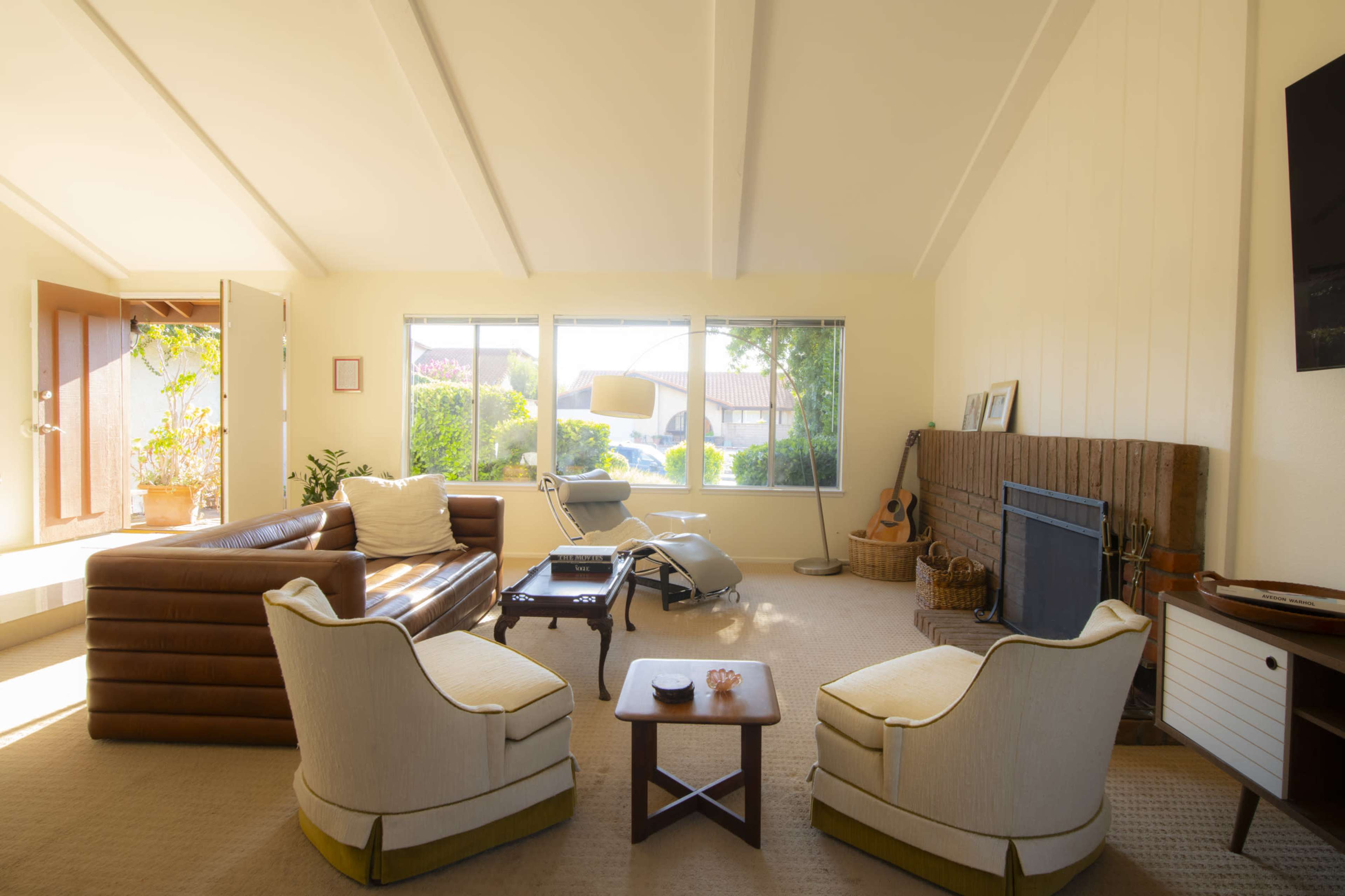 Mid-Century Ranch Oasis with Pool & Designer Interiors in Agoura Hills Image in Agoura Hills, Agoura Hills, CA