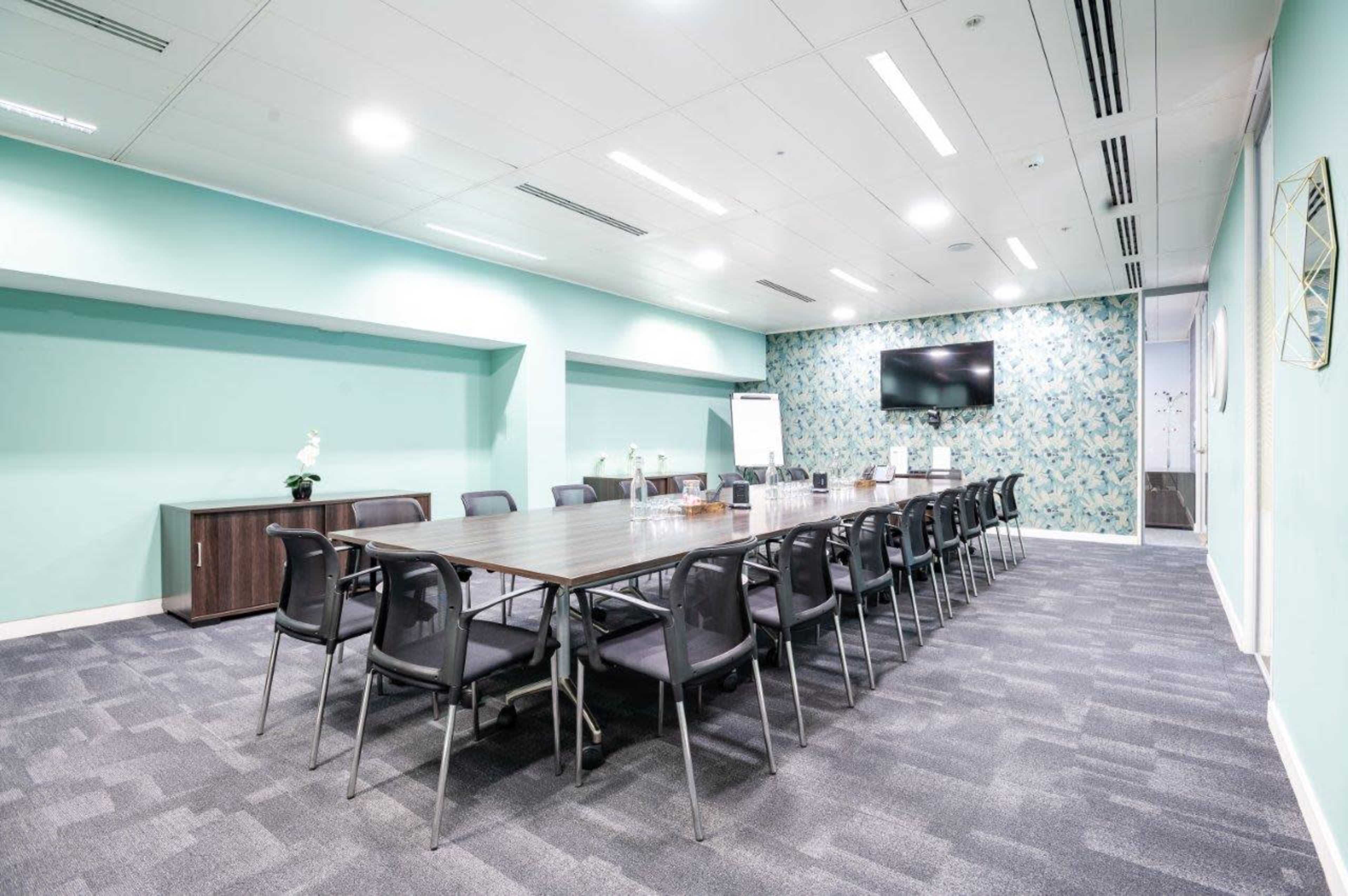 Meeting Room for 20 Attendees in Spinningfields - Charlton Image in Deansgate, Manchester, ENG