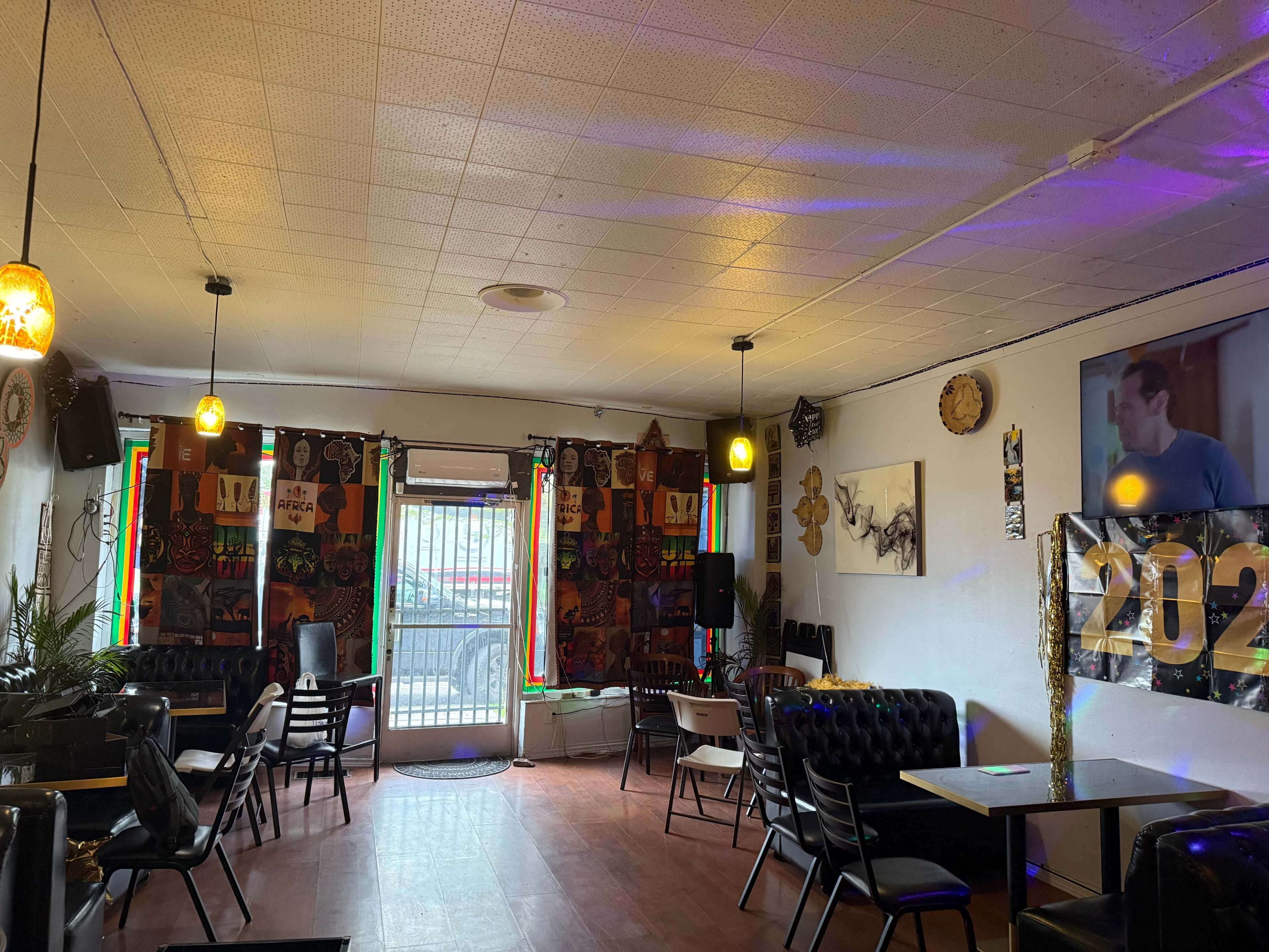 Spacious Urban Bar & Event Space with a Cozy Vibe Image in Northeast Portland, Portland, OR
