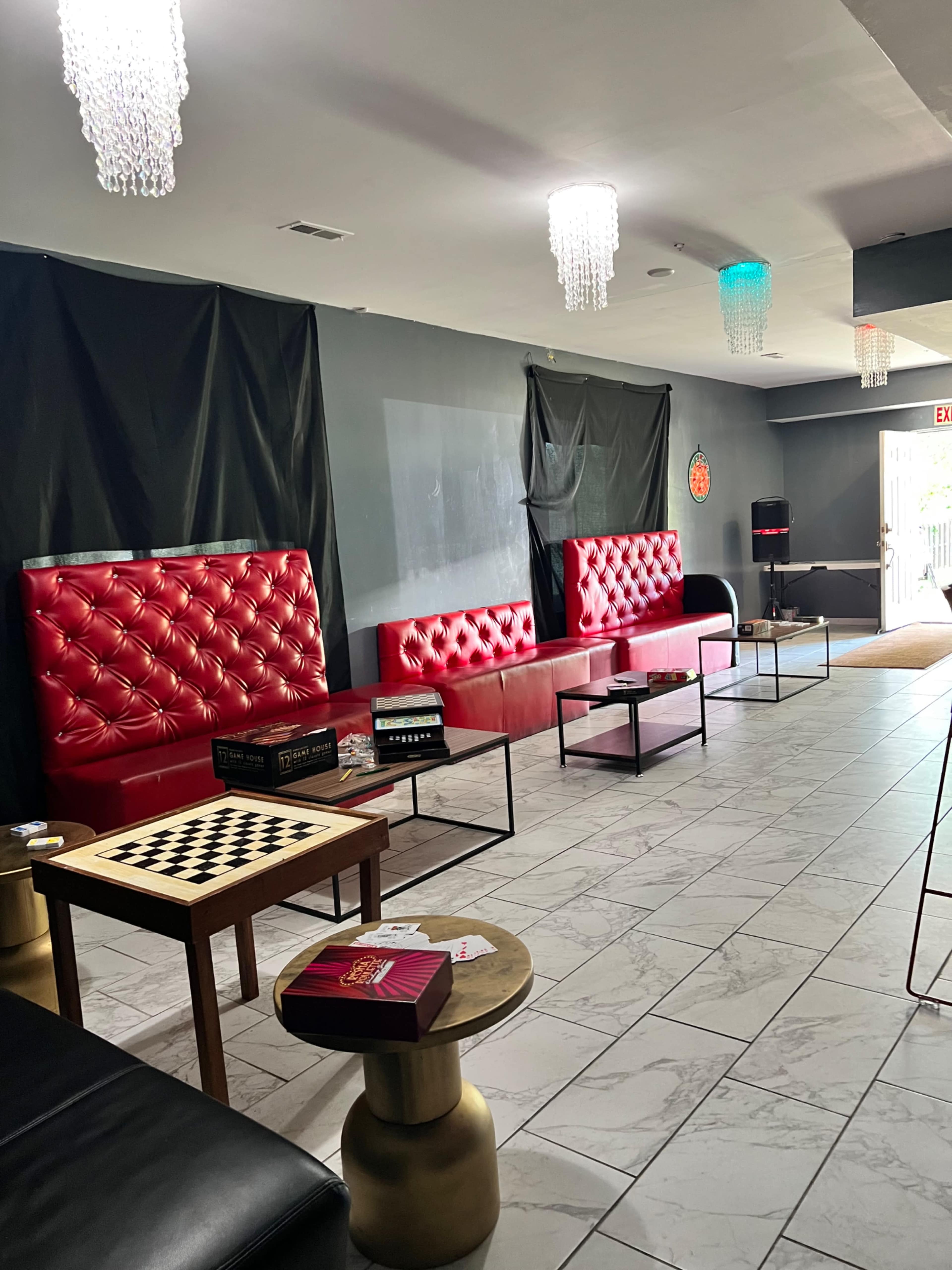 Urban party house, enormous kitchen, roomy, massage room and exotic lounge Image in , Lanham, MD