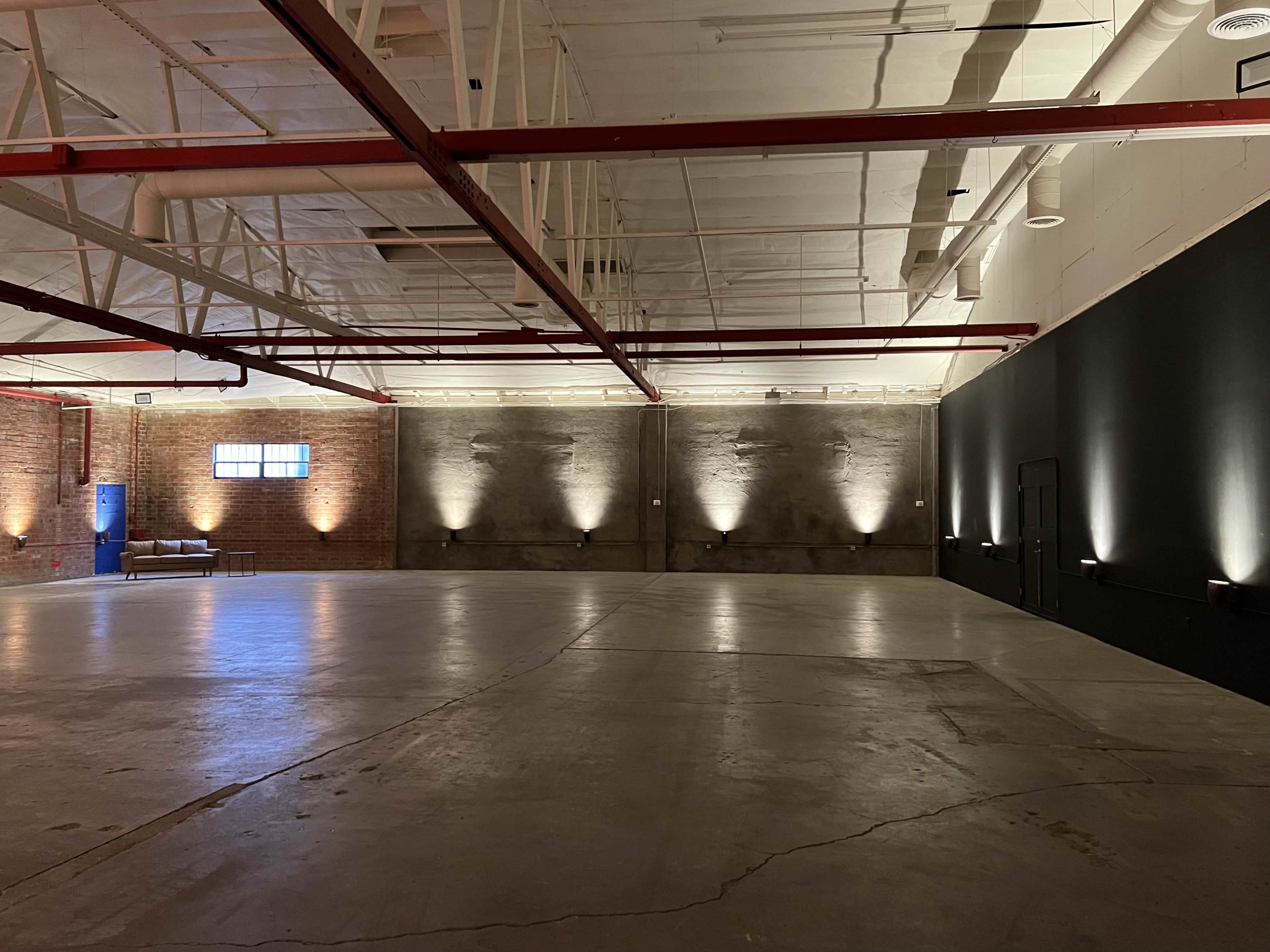 Dramatic Glam Warehouse. Sophisticated Curated Space- Restoration Hardware , NYC Loft Vibes. - 8k sq ft - 360 space - full HVAC Image in South Los Angeles, Los Angeles, CA