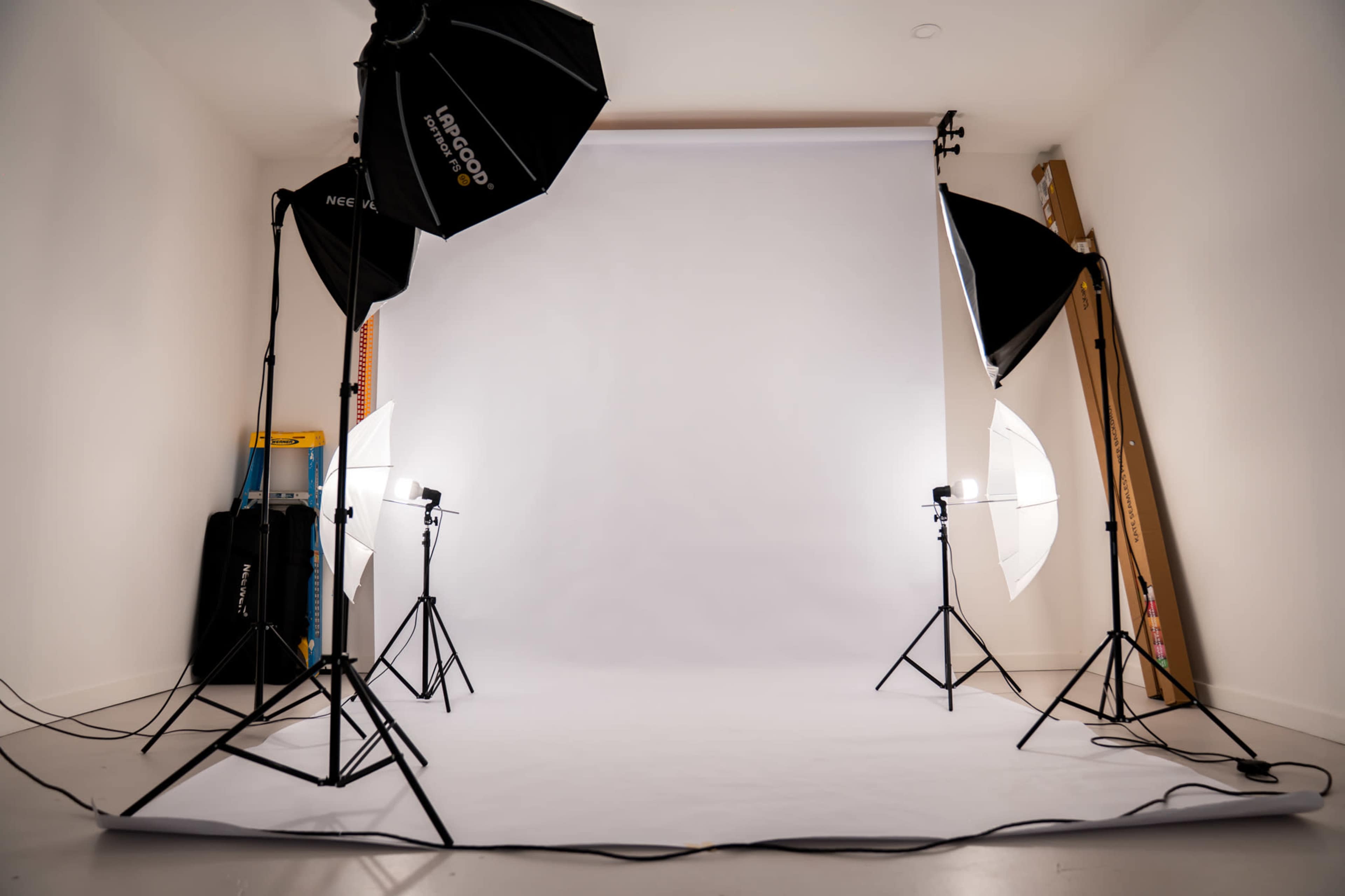 Private Photo & Video Studio Image in Centennial Community Association, Portland, OR