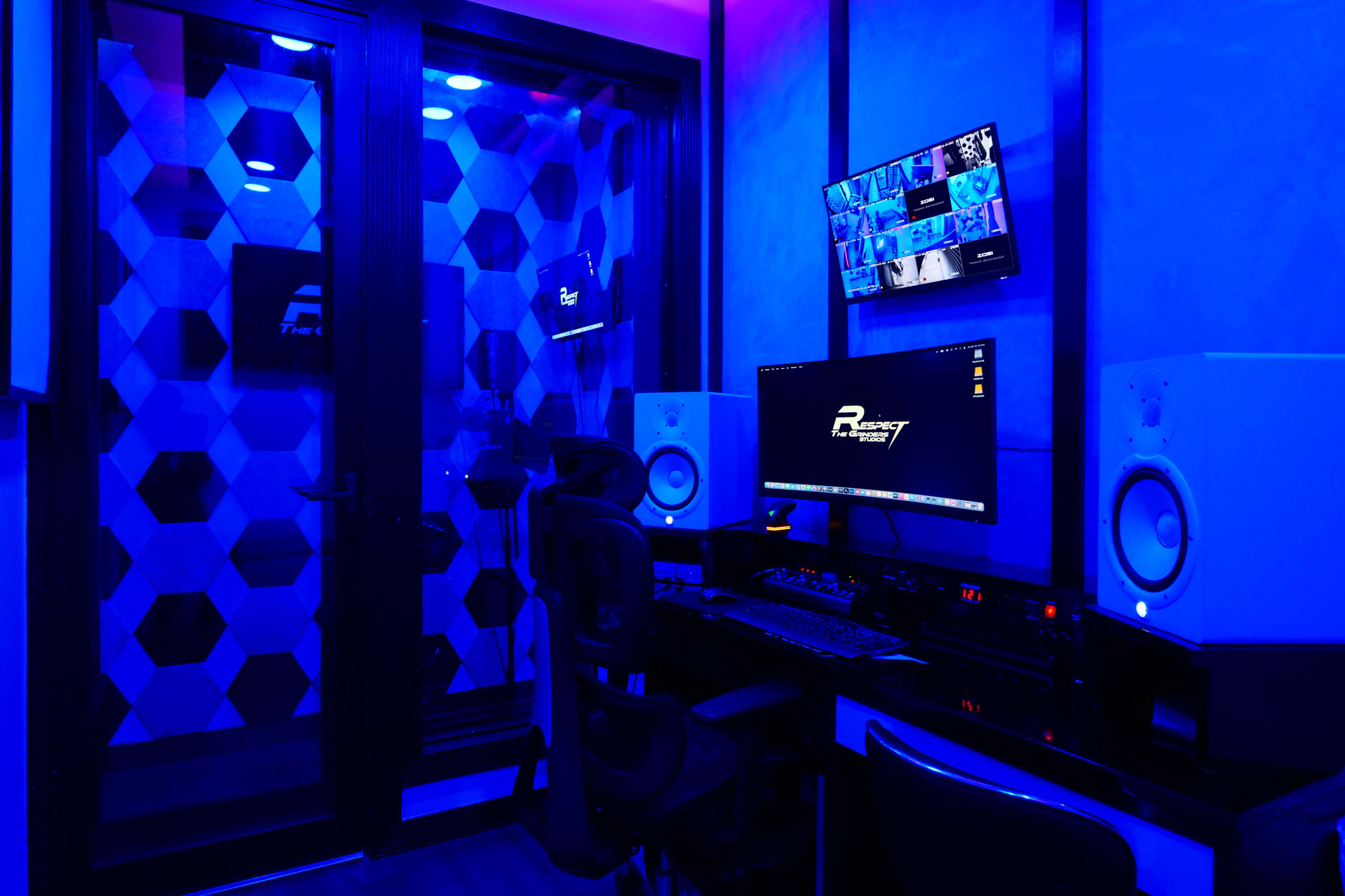 Private, Secure, & Modern Recording Studio – RTG Studios NYC Image in Mount Hope, Bronx, NY