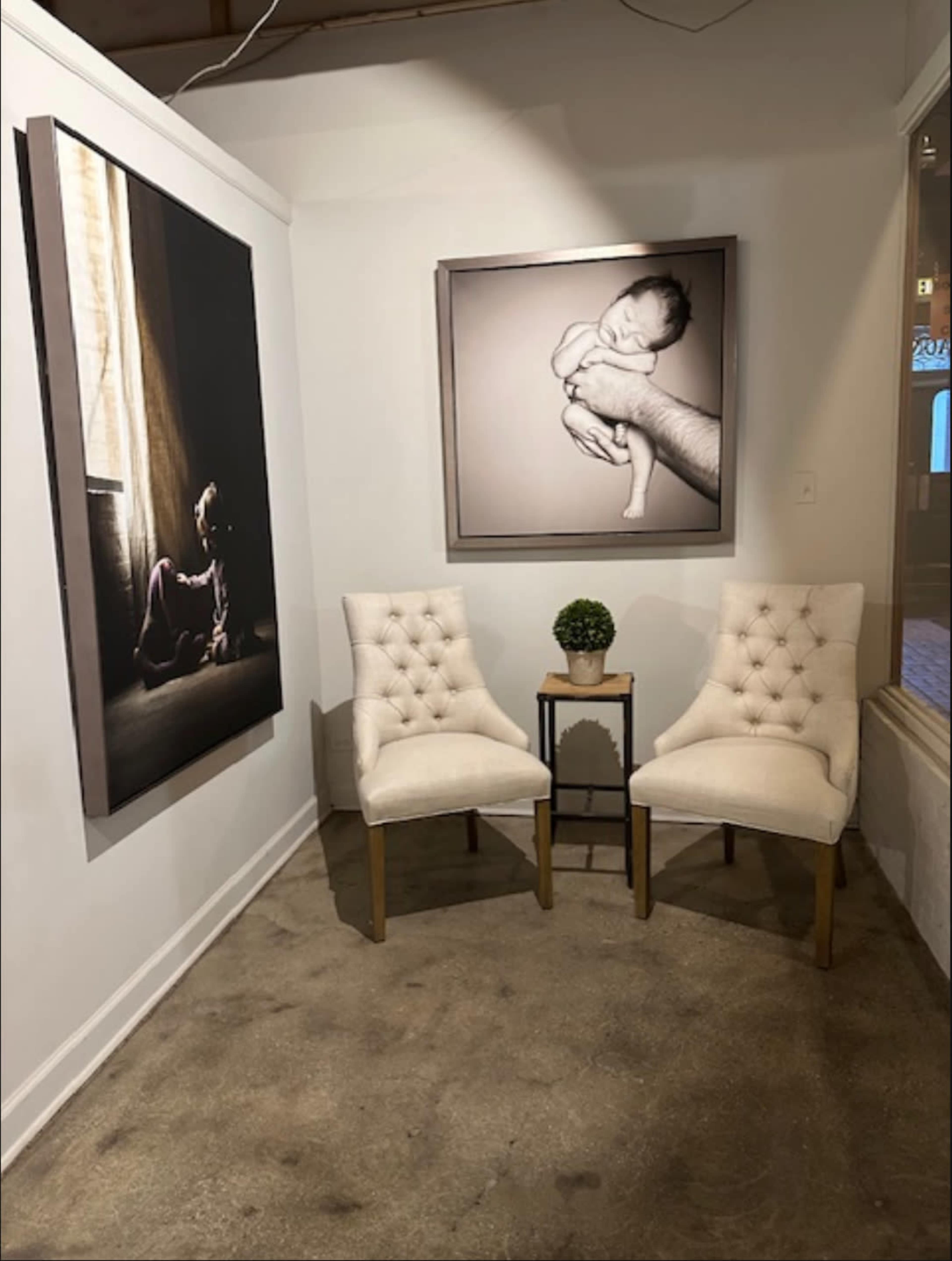 Trendy Office Meeting Studio in Winnetka, IL Image in New Trier Township, Winnetka, IL