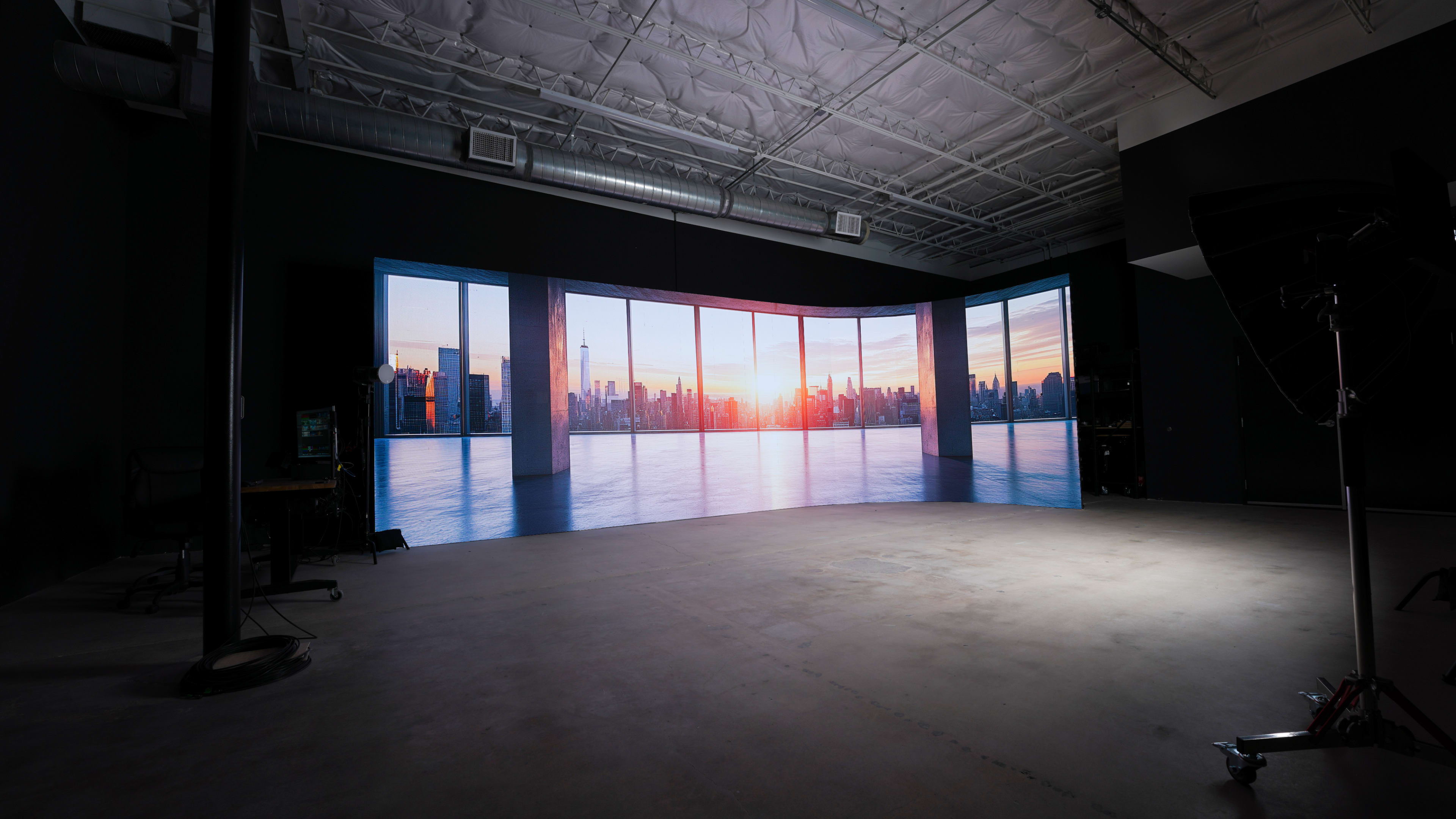 Curved LED Wall Virtual Production Studio Image in Richardson, Richardson, TX