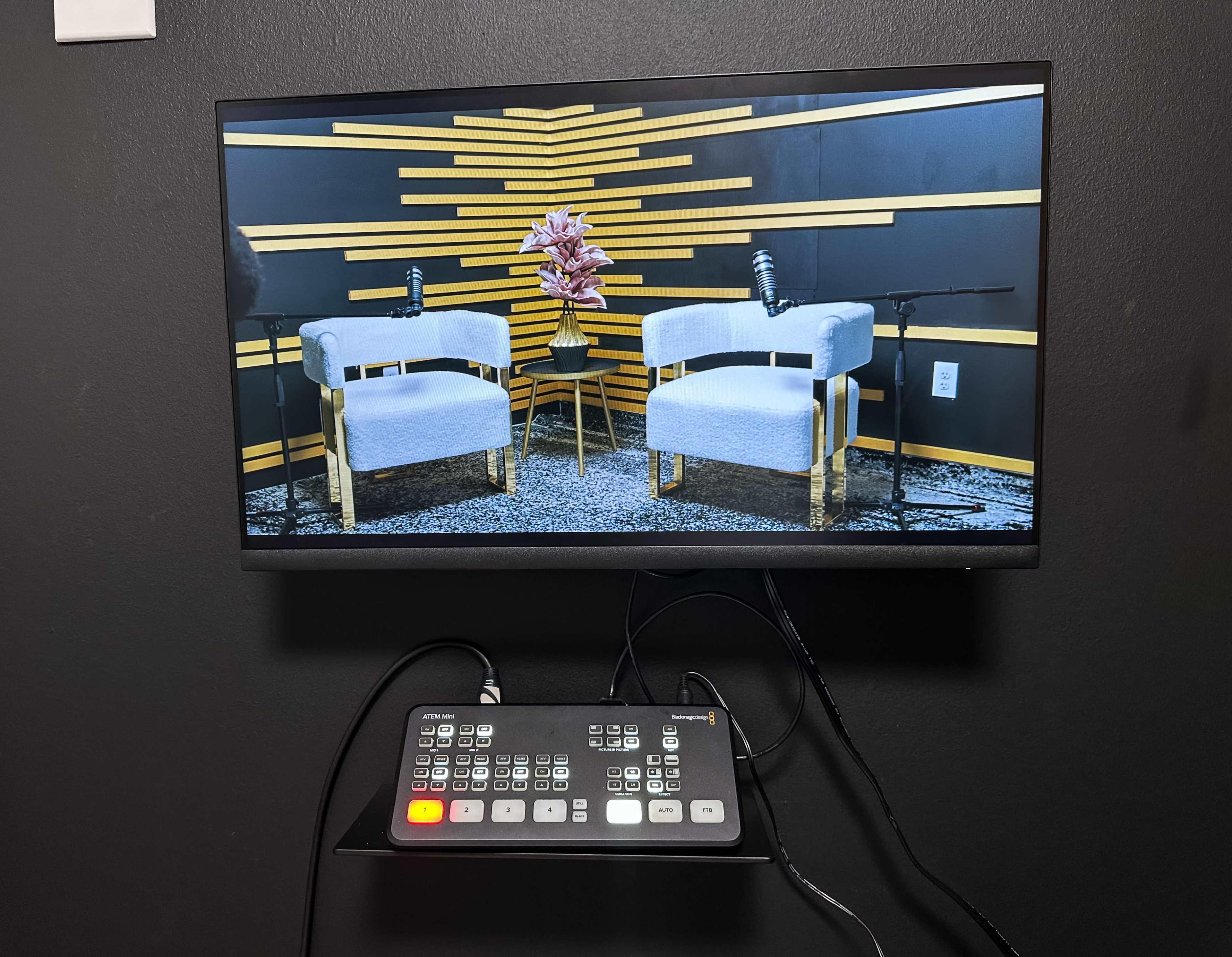 Professional Podcast Recording studio Image in Iowa Colony, Rosharon, TX