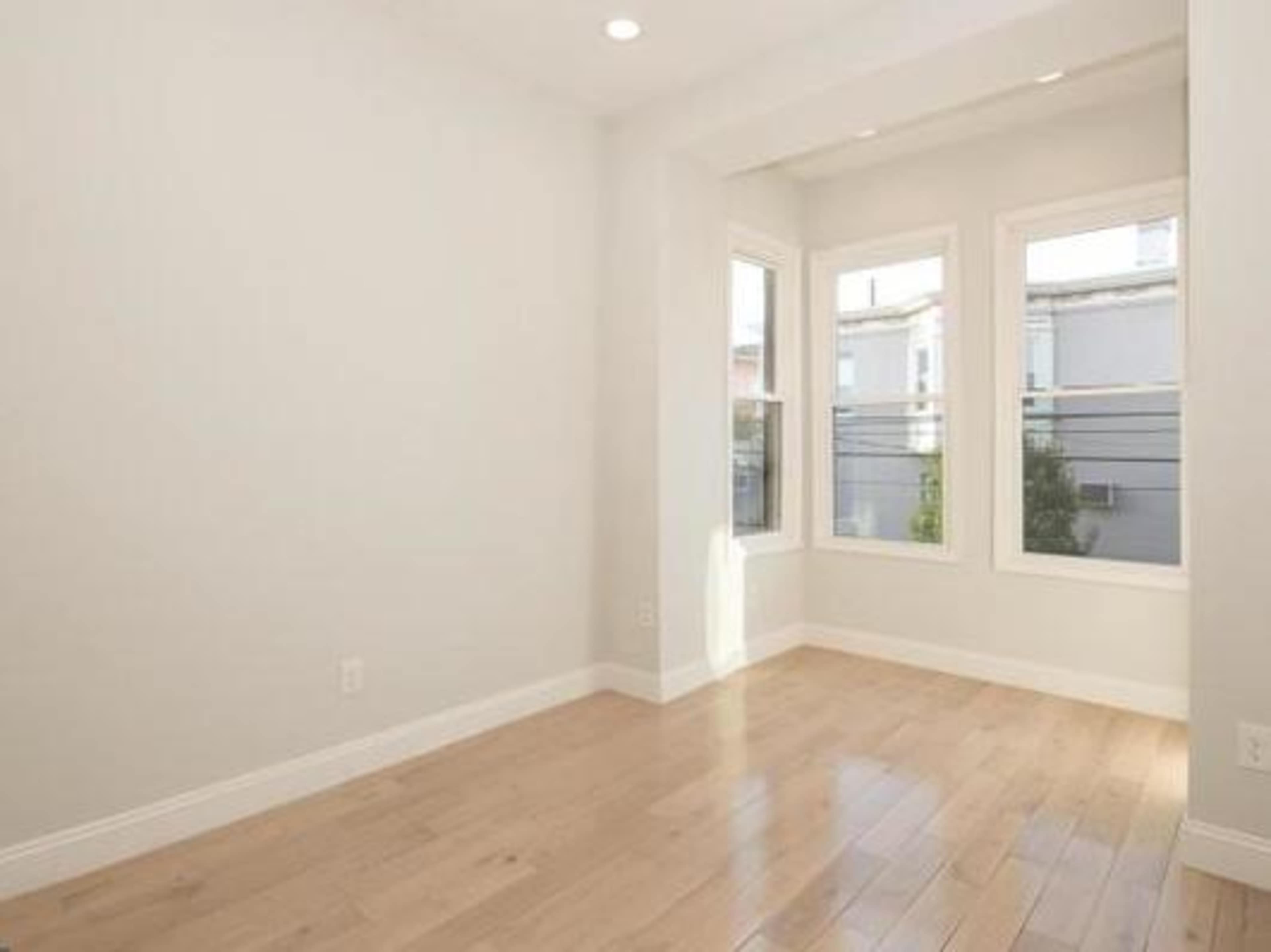 Small Room (COMPLIMENTARY FOR PRODUCTION ONLY)