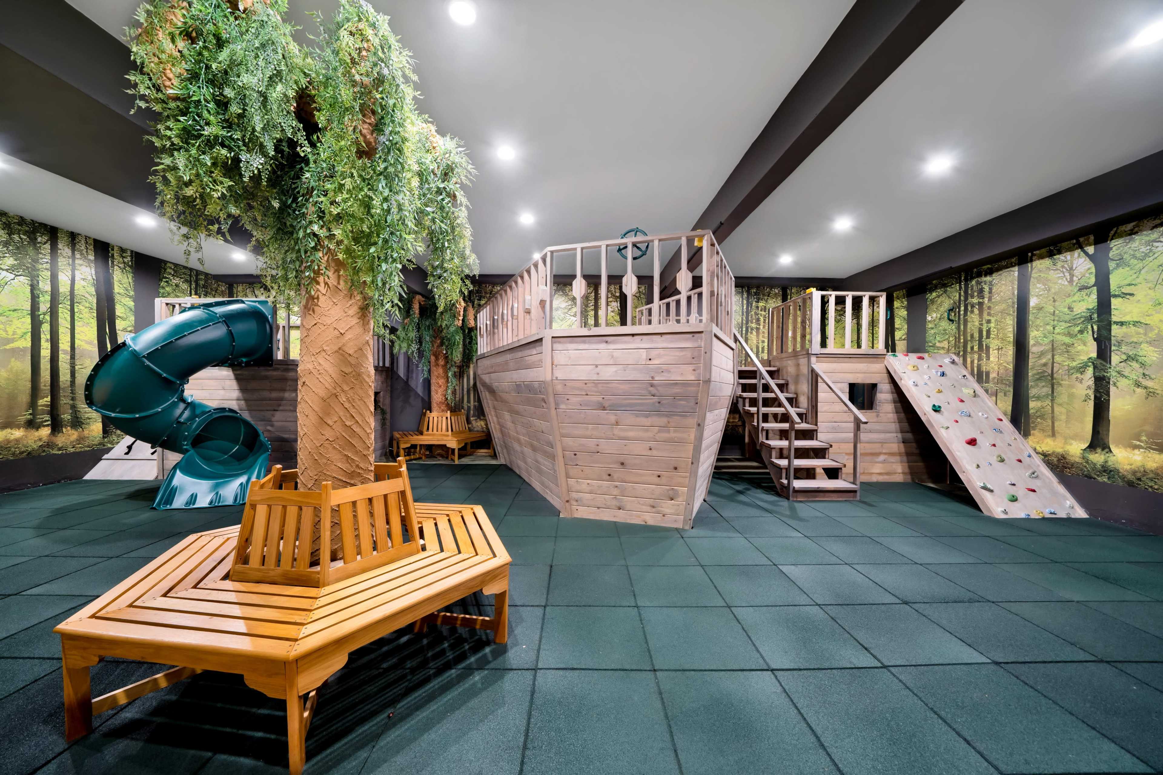 DIVINE FILM VENUE: BURBANK CHURCH Image in Burbank, Burbank, CA