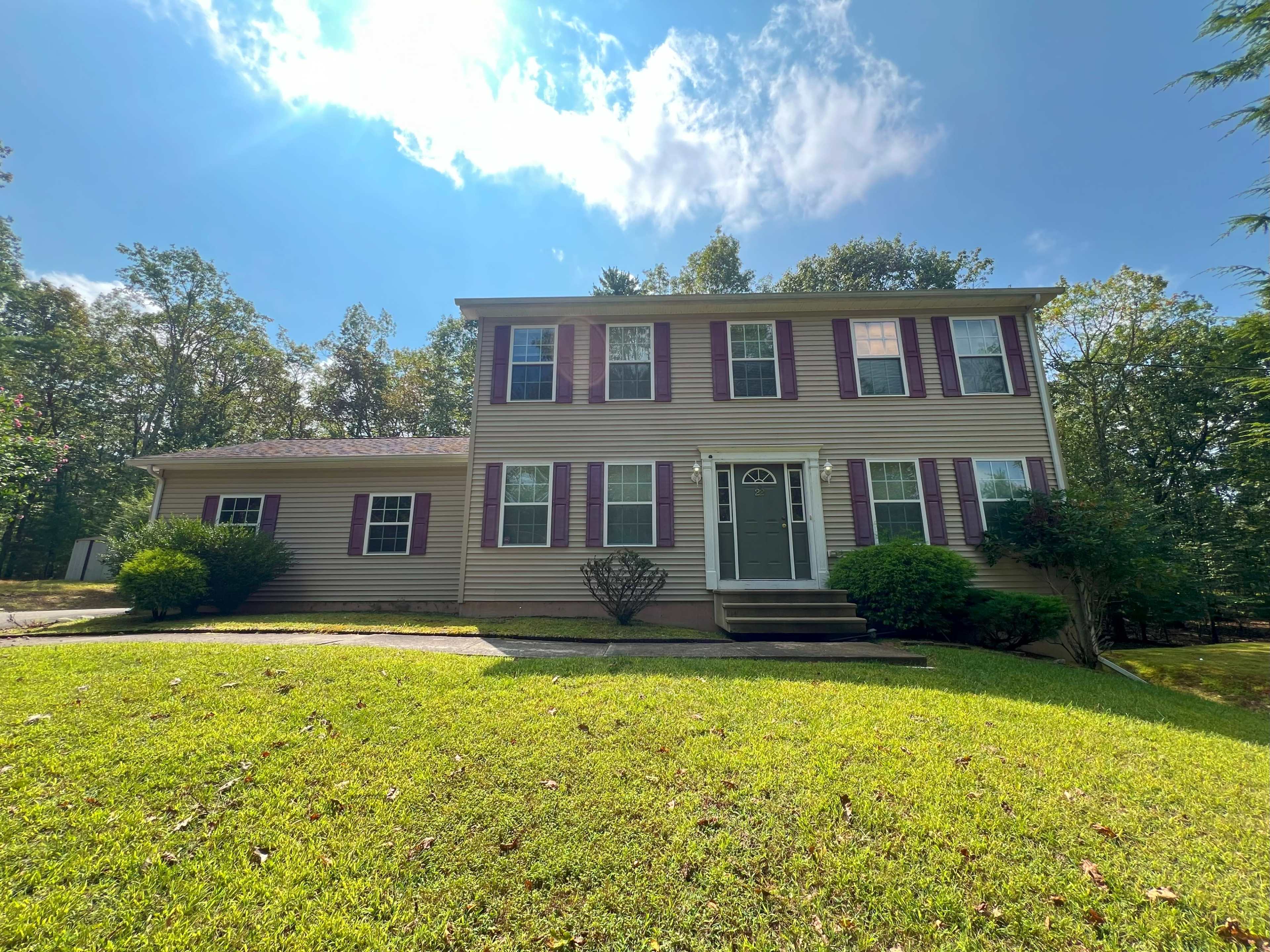 Spacious 4BR Home with Basement – Minimal Image in Middle Smithfield Township, East Stroudsburg, PA