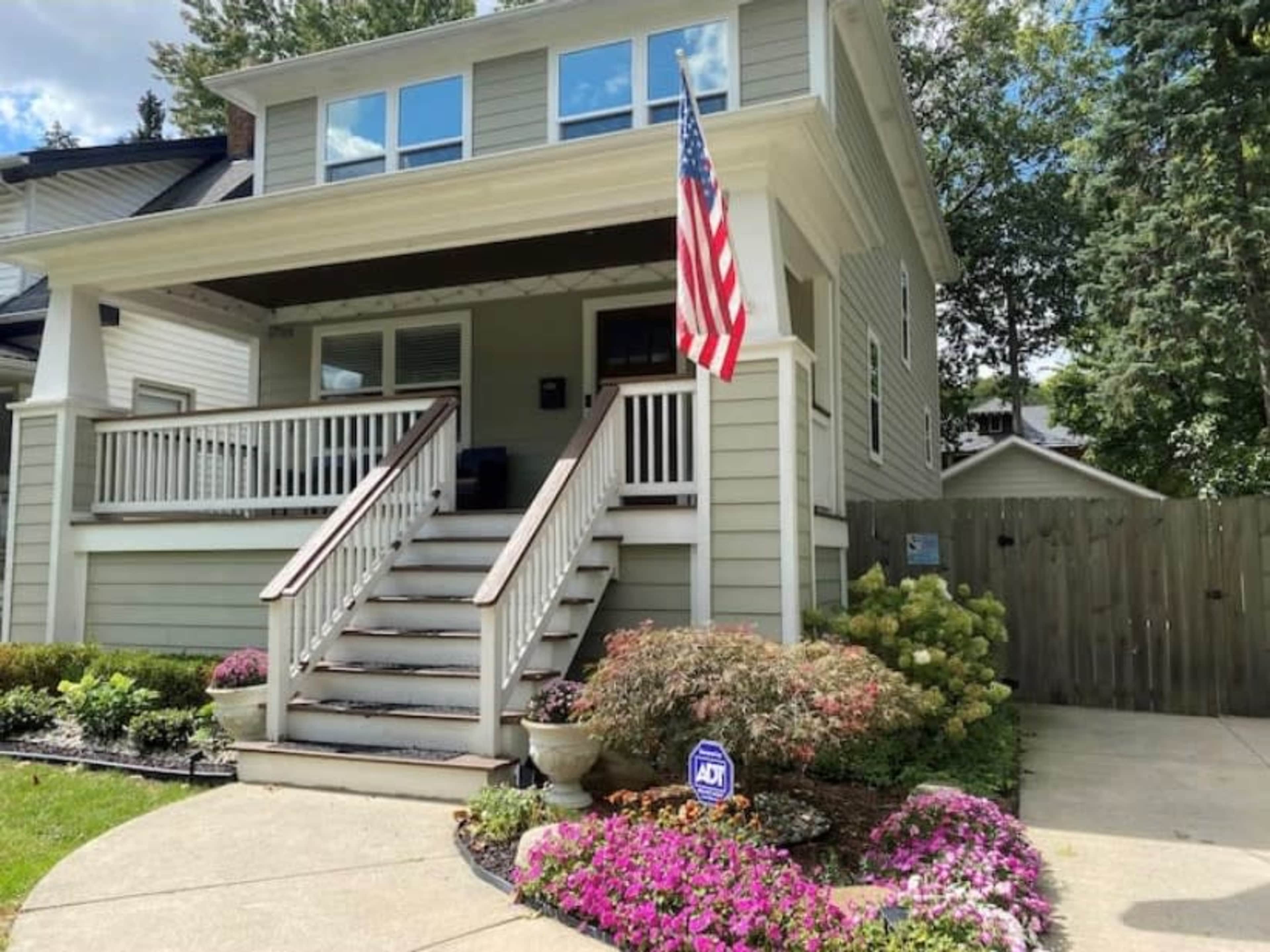 Oakdale Luxury Living Image in Royal Oak, Royal Oak, MI