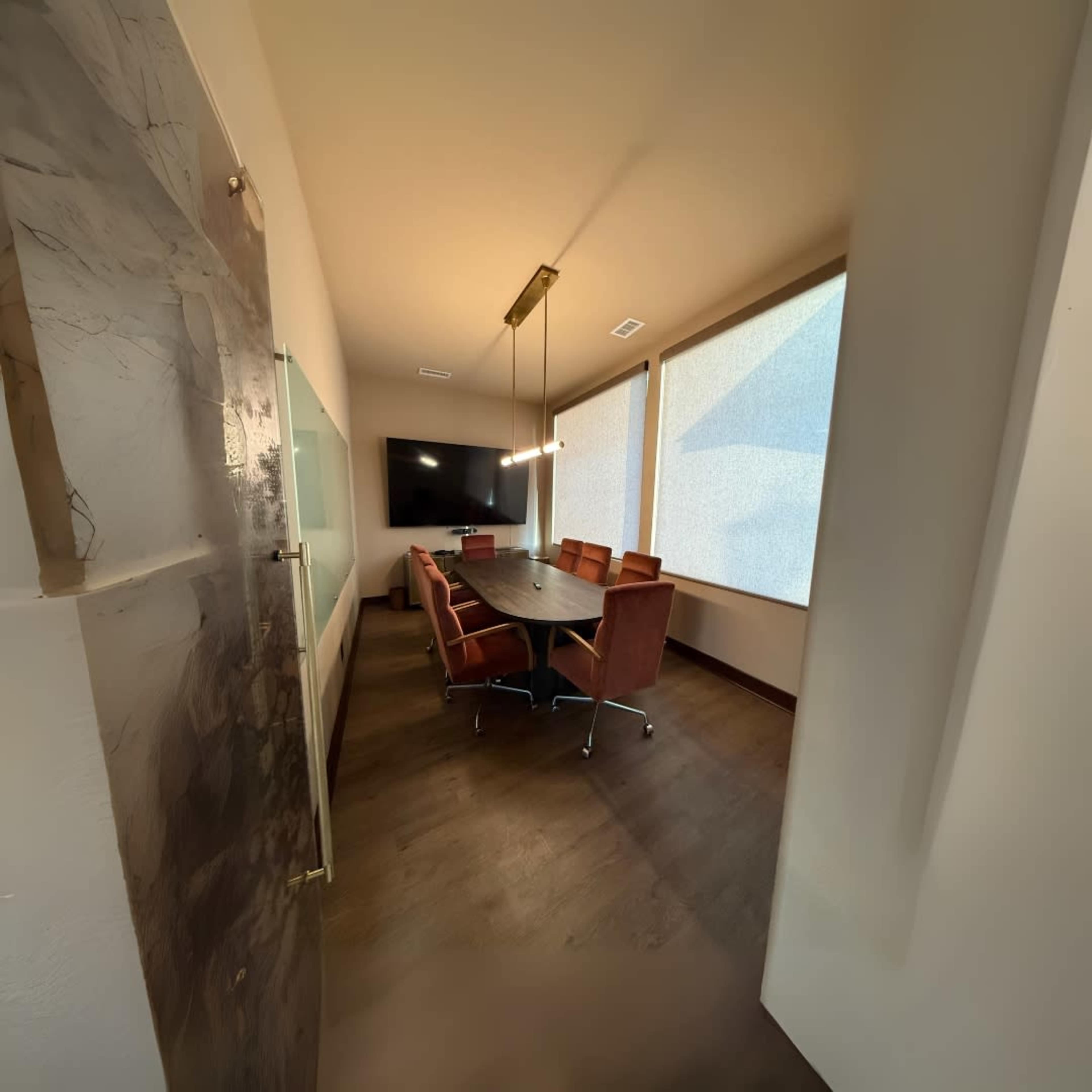 NoCo | Anti-Corporate Aesthetic Meeting Space Image in Louisville, Prospect, KY