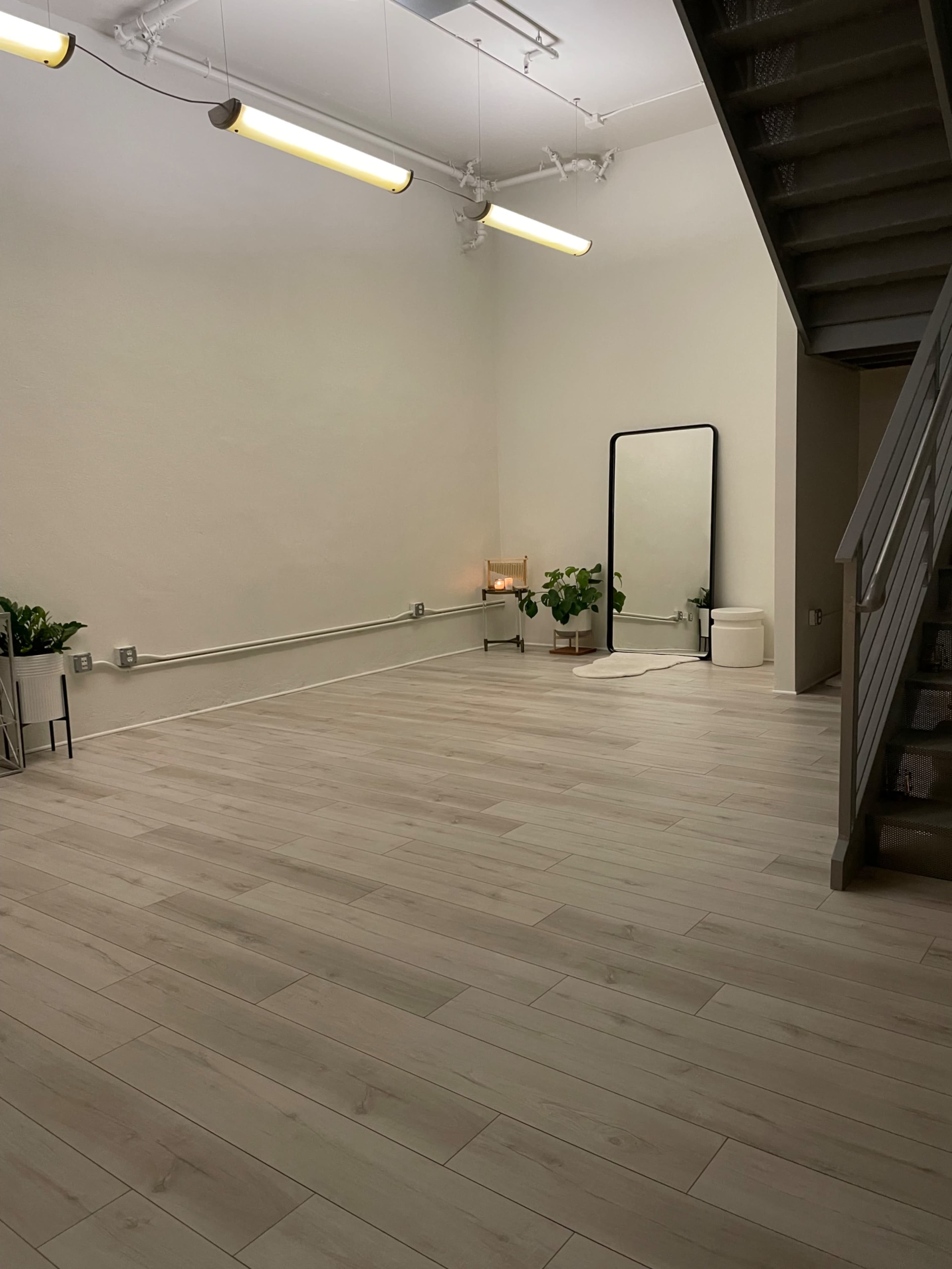 Modern Loft Style Studio in the Heart of San Pedro Arts District Image in San Pedro, San Pedro, CA