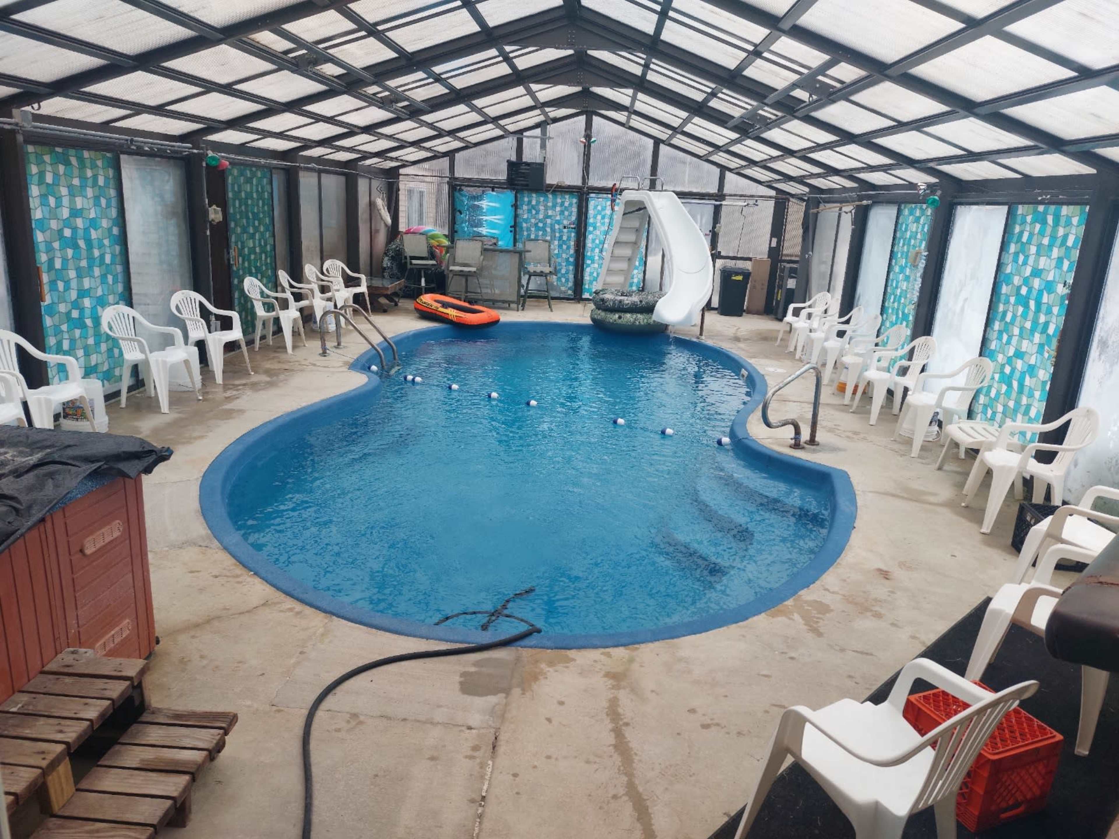 House with Enclosed Swimming Pool Image in Crete Township, Crete, IL