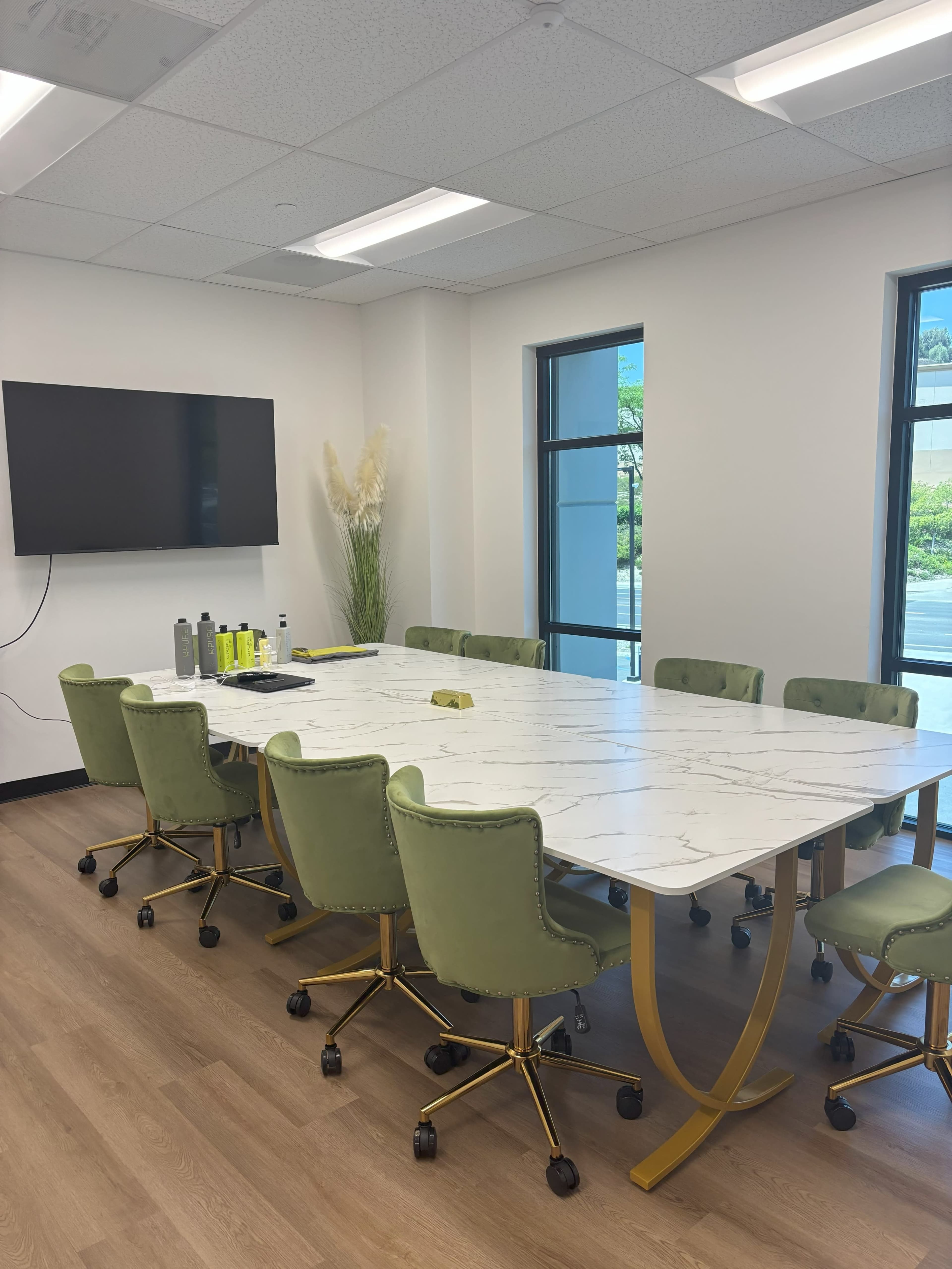 Urban Studio in a New Building Image in Simi Valley, Simi Valley, CA