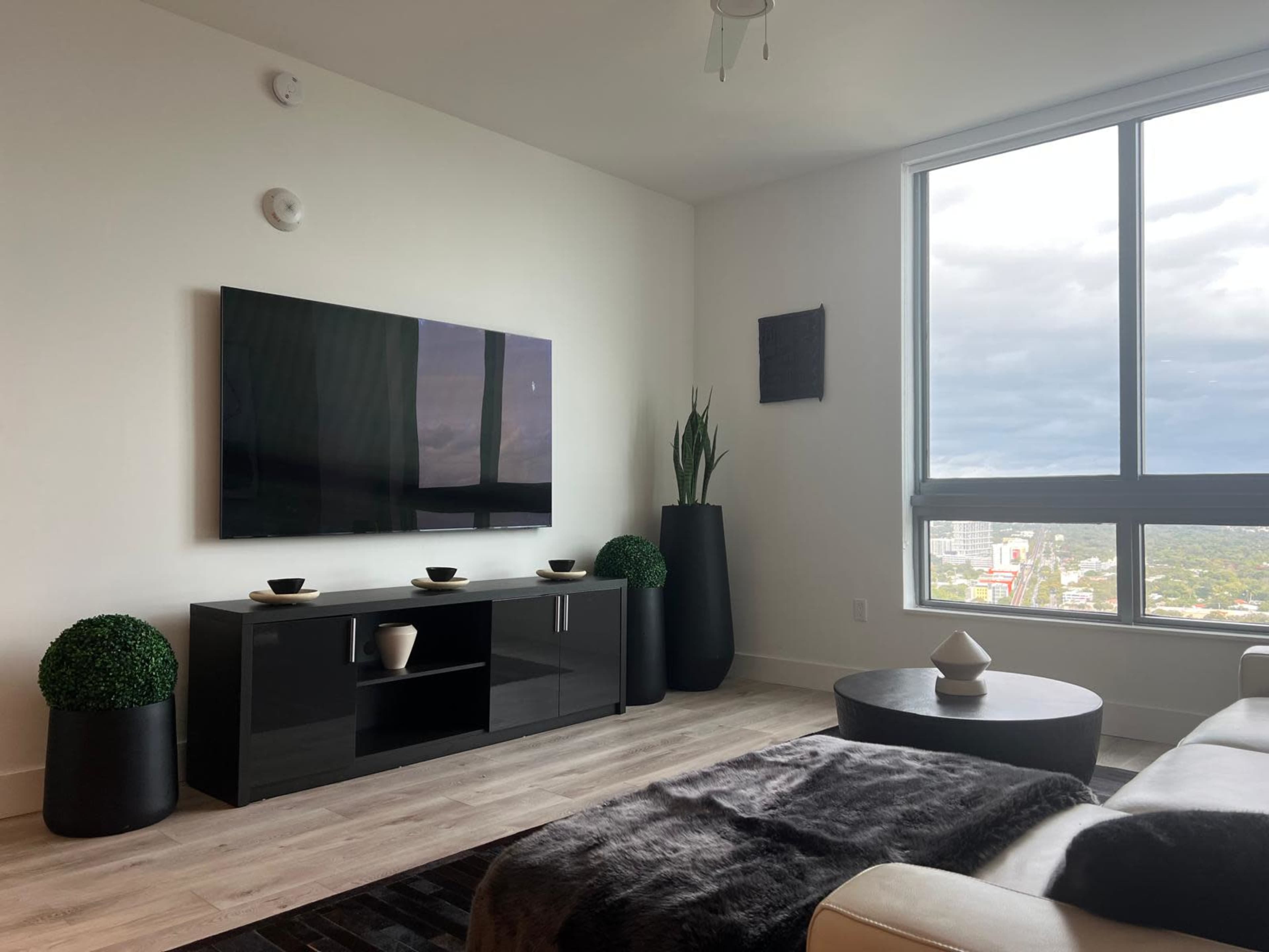 Minamalist Modern Apartment with Gorgeous Views (Sunrise & Sunset) Image in Coral Way, Miami, FL