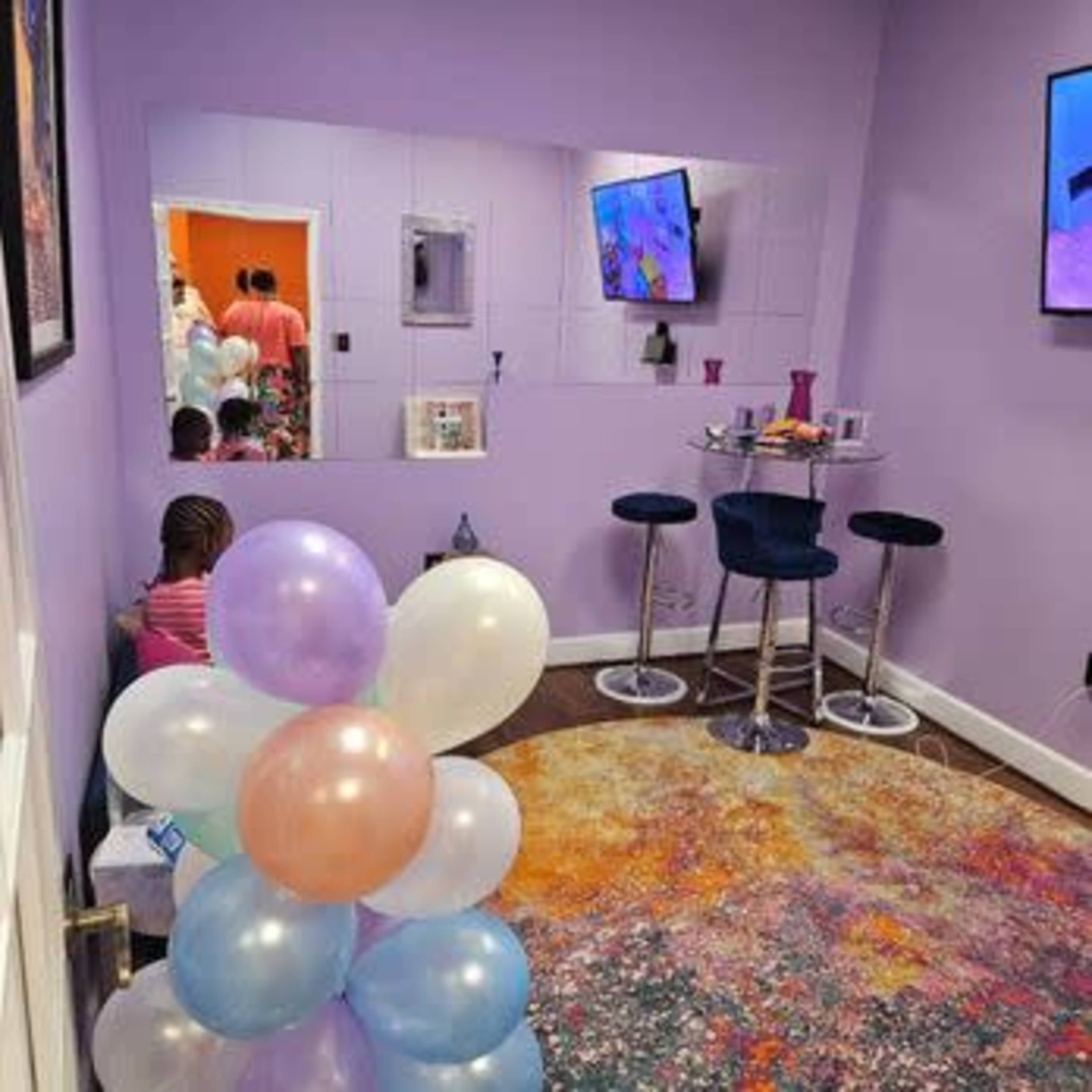 Purple Merlot Room Image in , Fredericksburg, VA