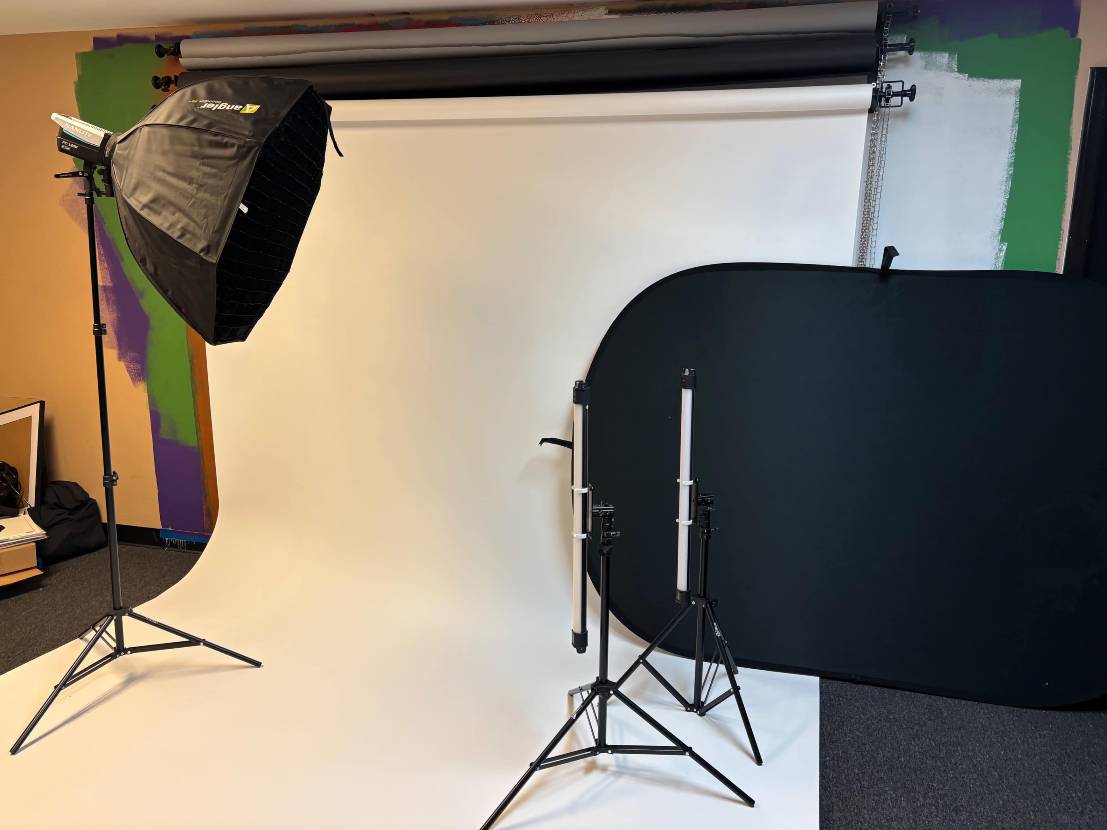 •	Spacious Photo Studio with Seamless + Gear-Friendly Layout Image in , Ossining, NY