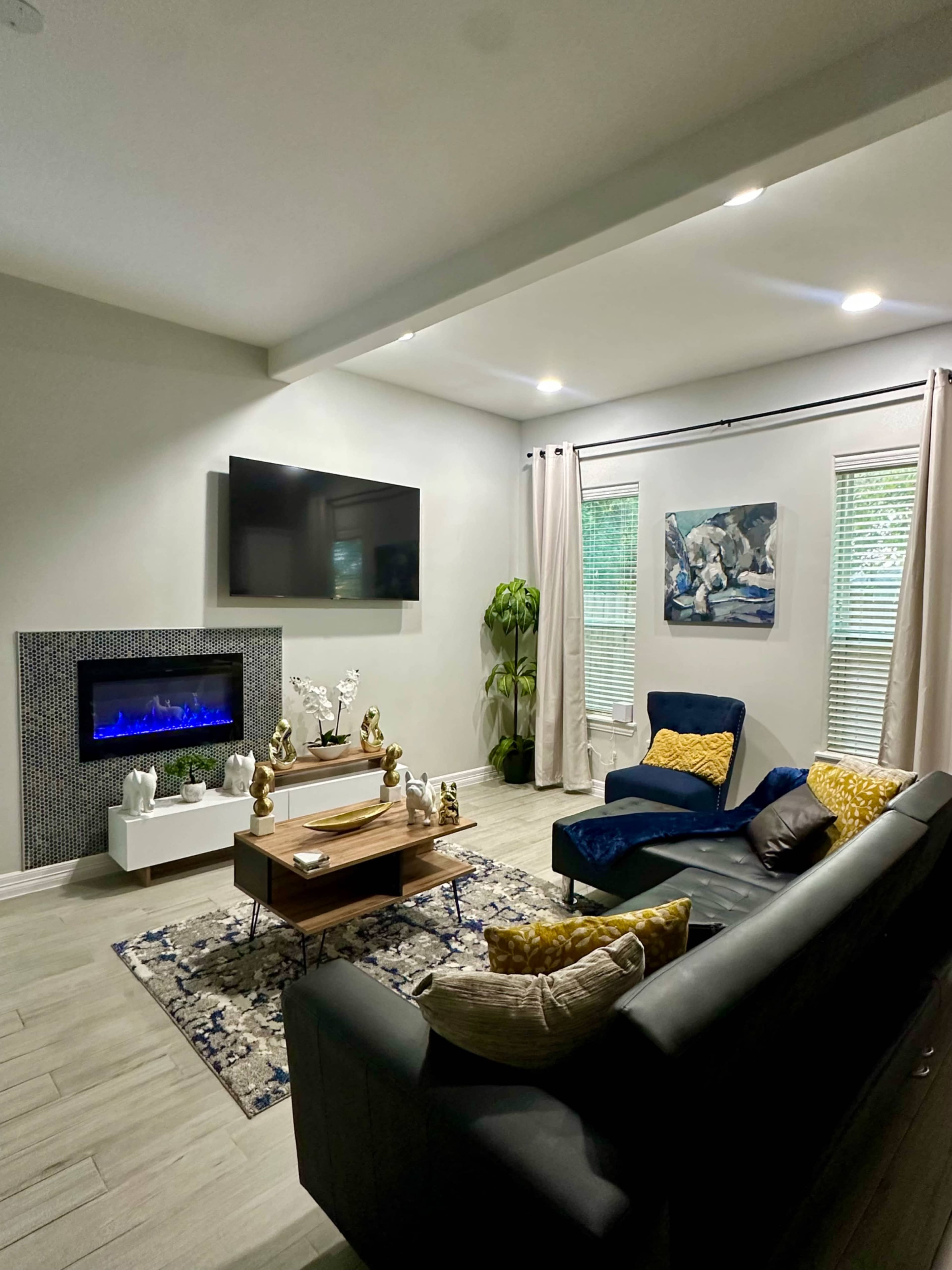 Htown Urban Retreat mins to Downtown & NRG! Image in Sunnyside, Houston, TX