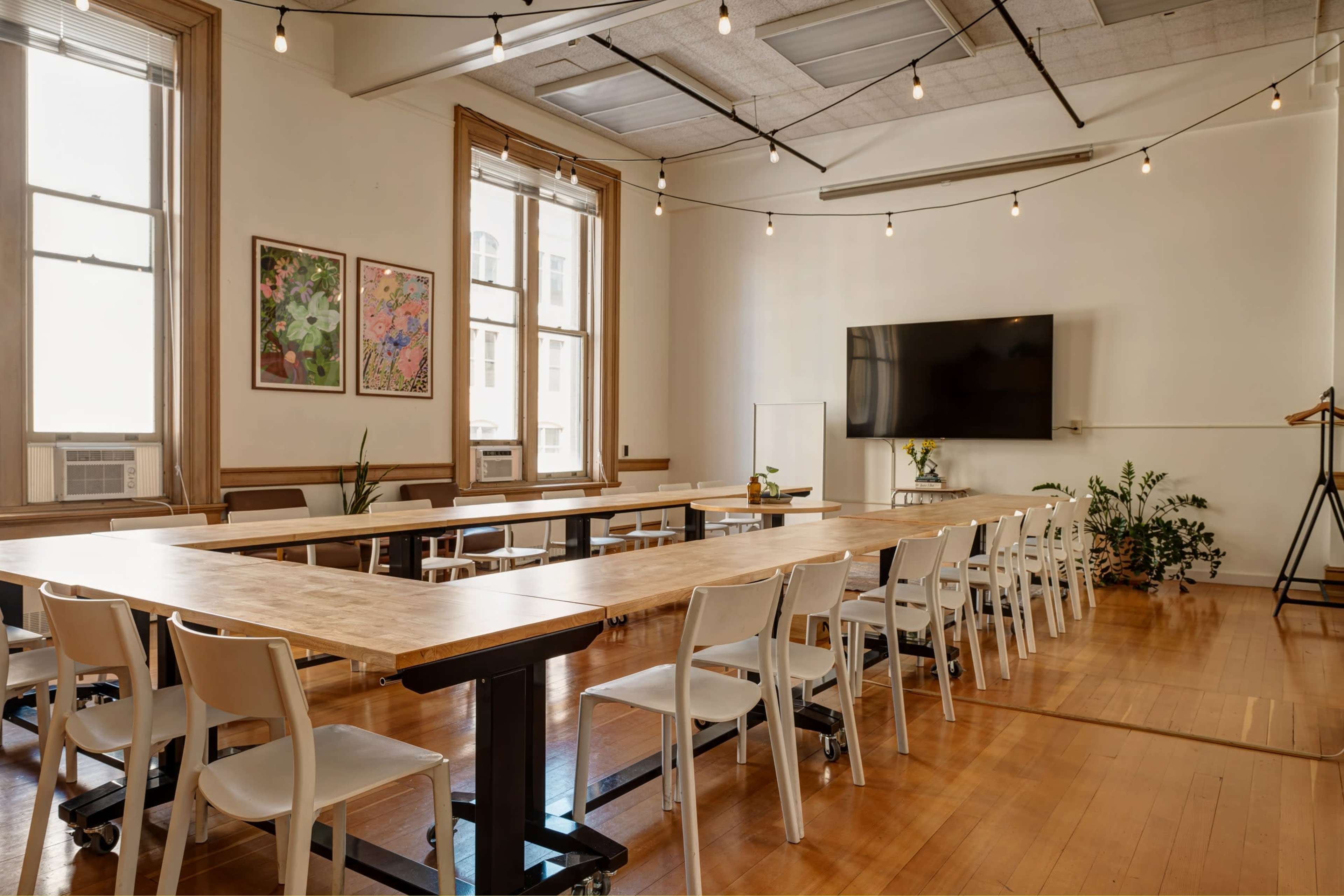 Charming Tacoma offsite / classroom space with natural light Image in New Tacoma, Tacoma, WA