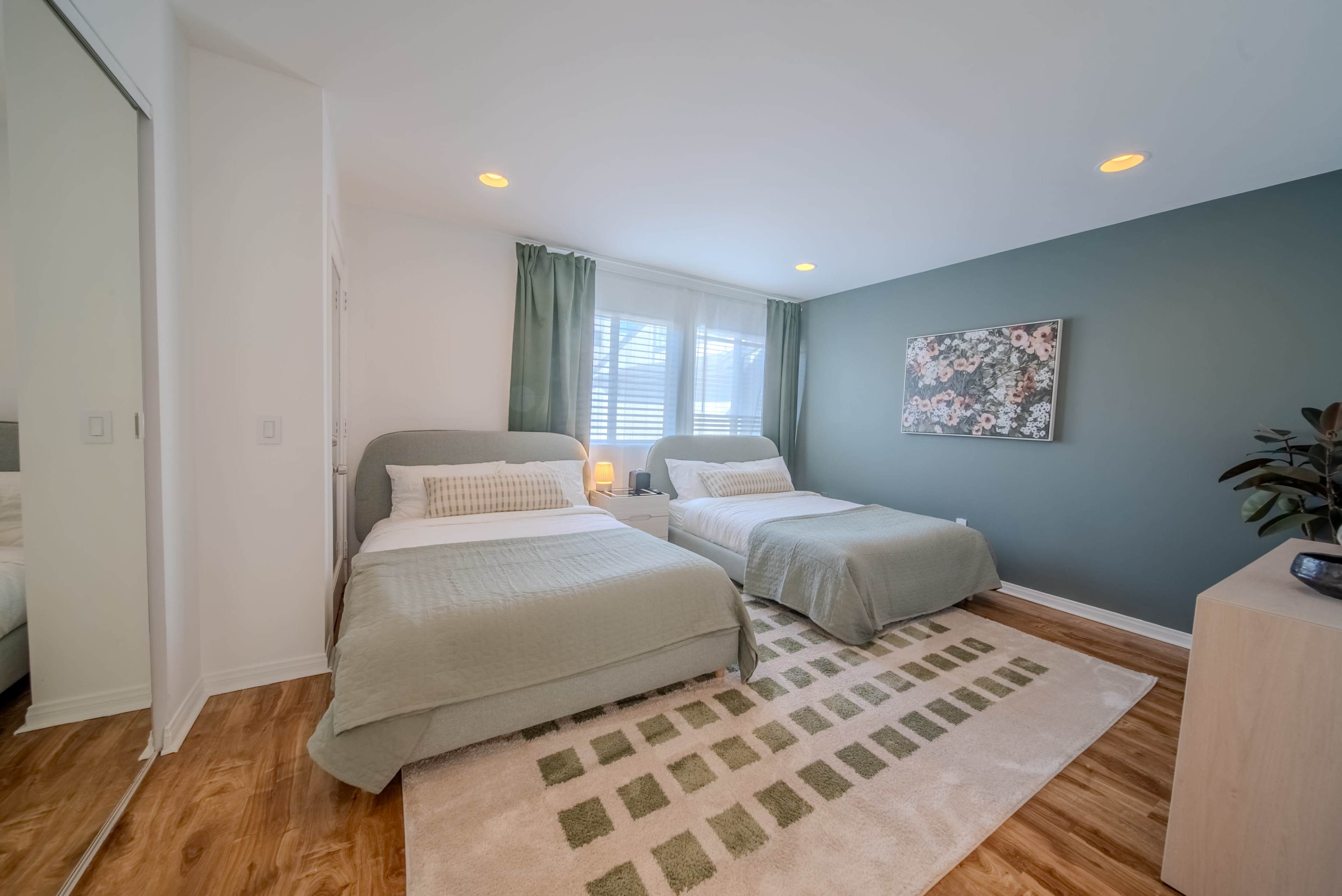2BD Townhouse w/ Private Rooftop and Ocean View Image in Venice, Marina del Rey, CA
