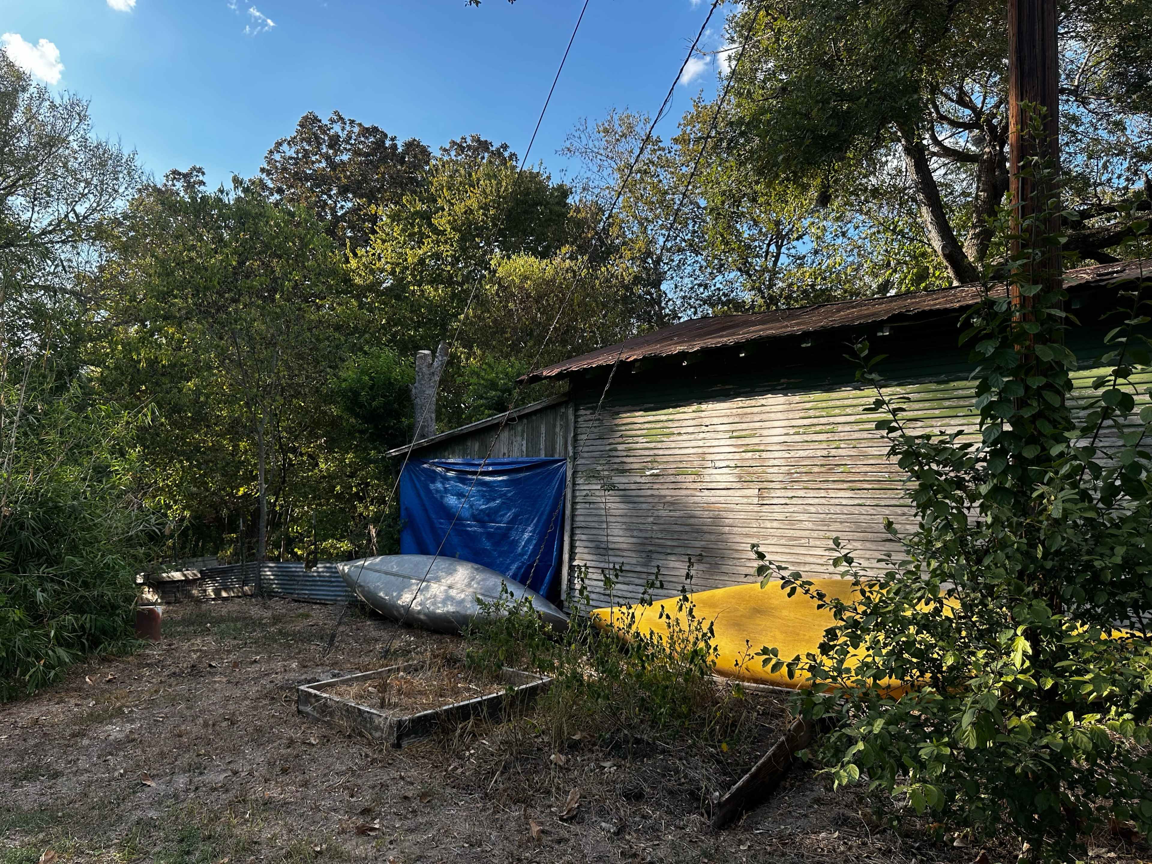 Country Farm House on the River Image in Fentress, Fentress, TX