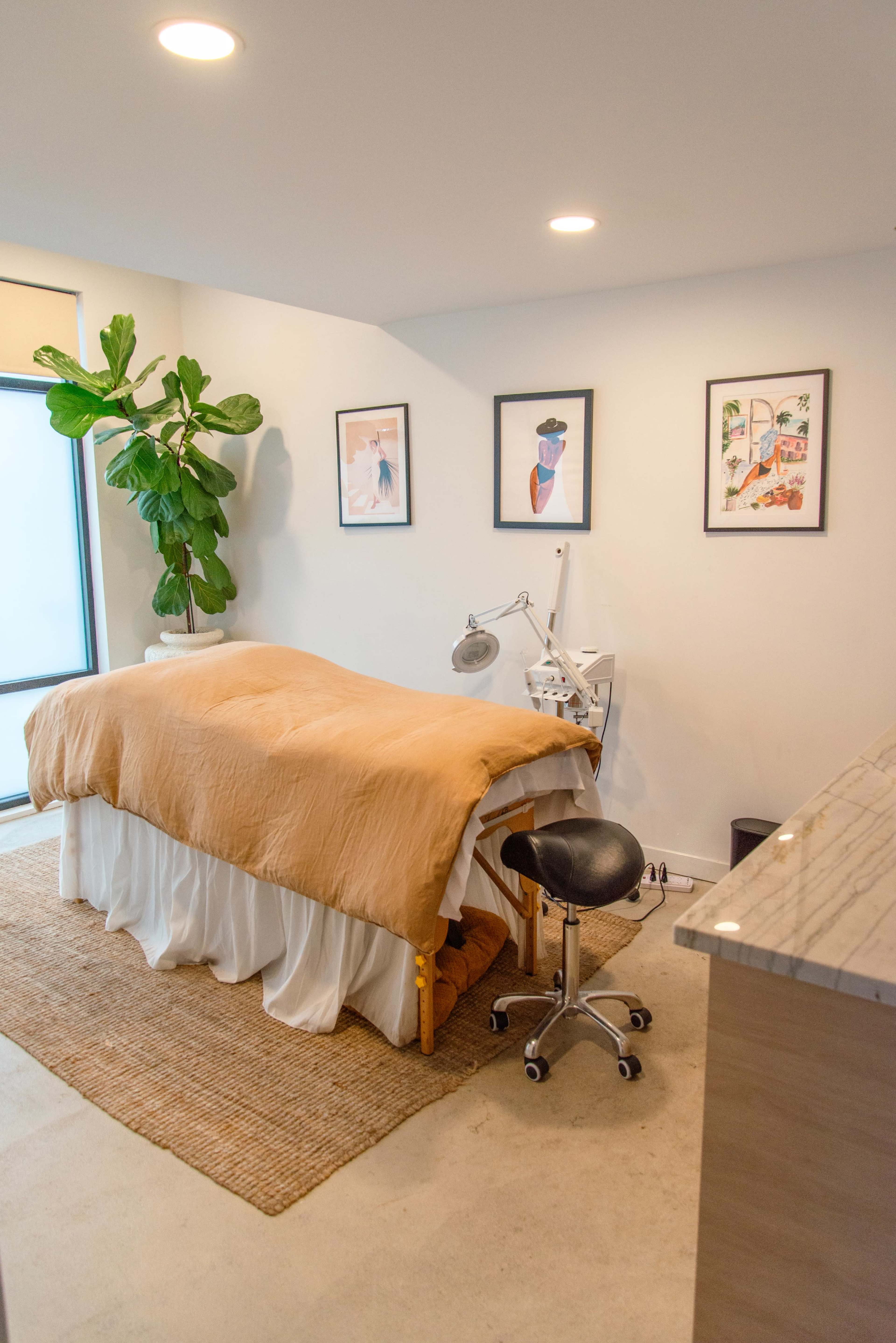 Modern, West Seattle salon space with excellent natural light. Image in South Delridge, Seattle, WA