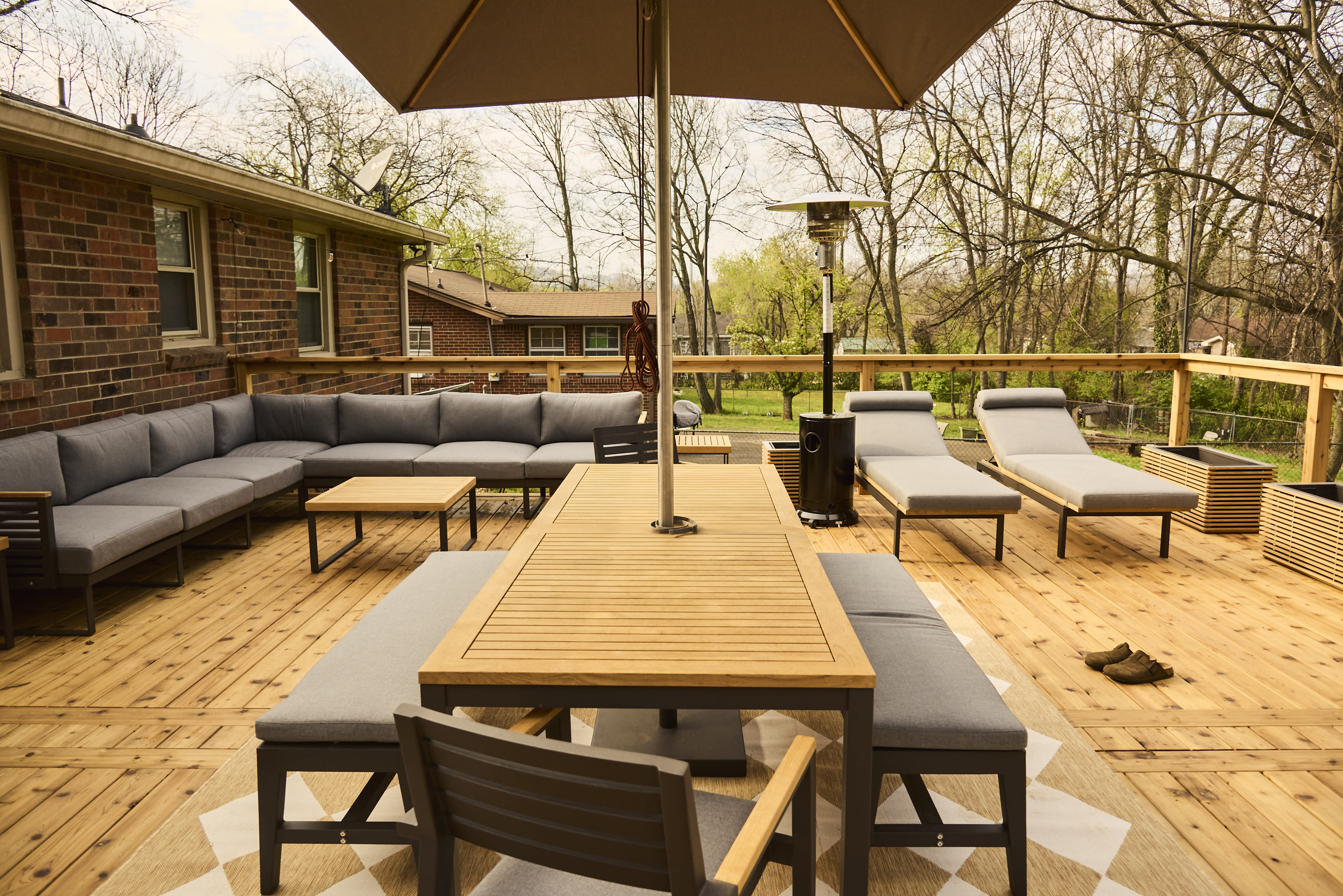 800 sq ft Outdoor Kitchen and Backyard Image in Haynes Manor, Nashville, TN