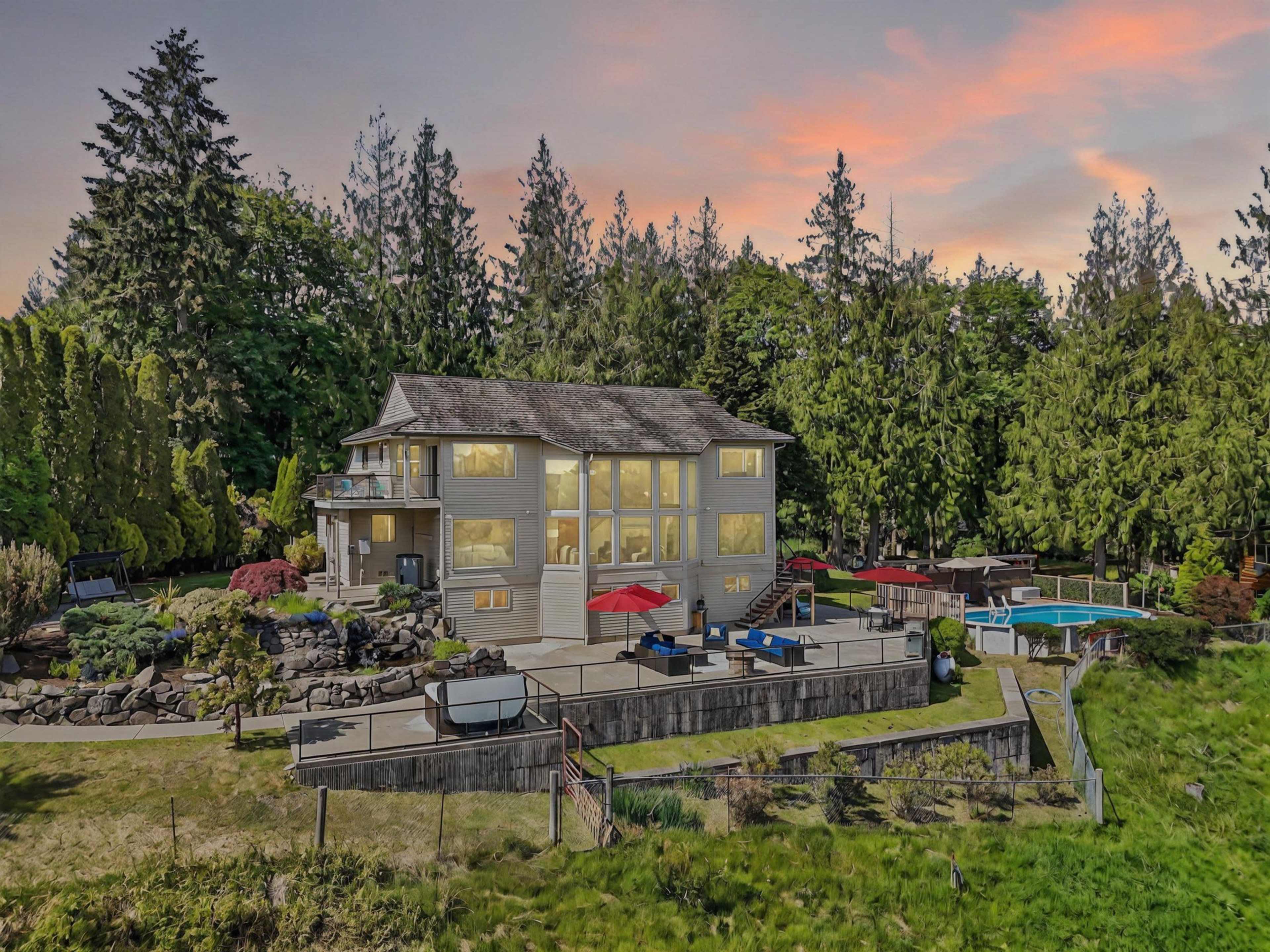 Unique house with an amazing view of Mt. Rainier Image in , Auburn, WA