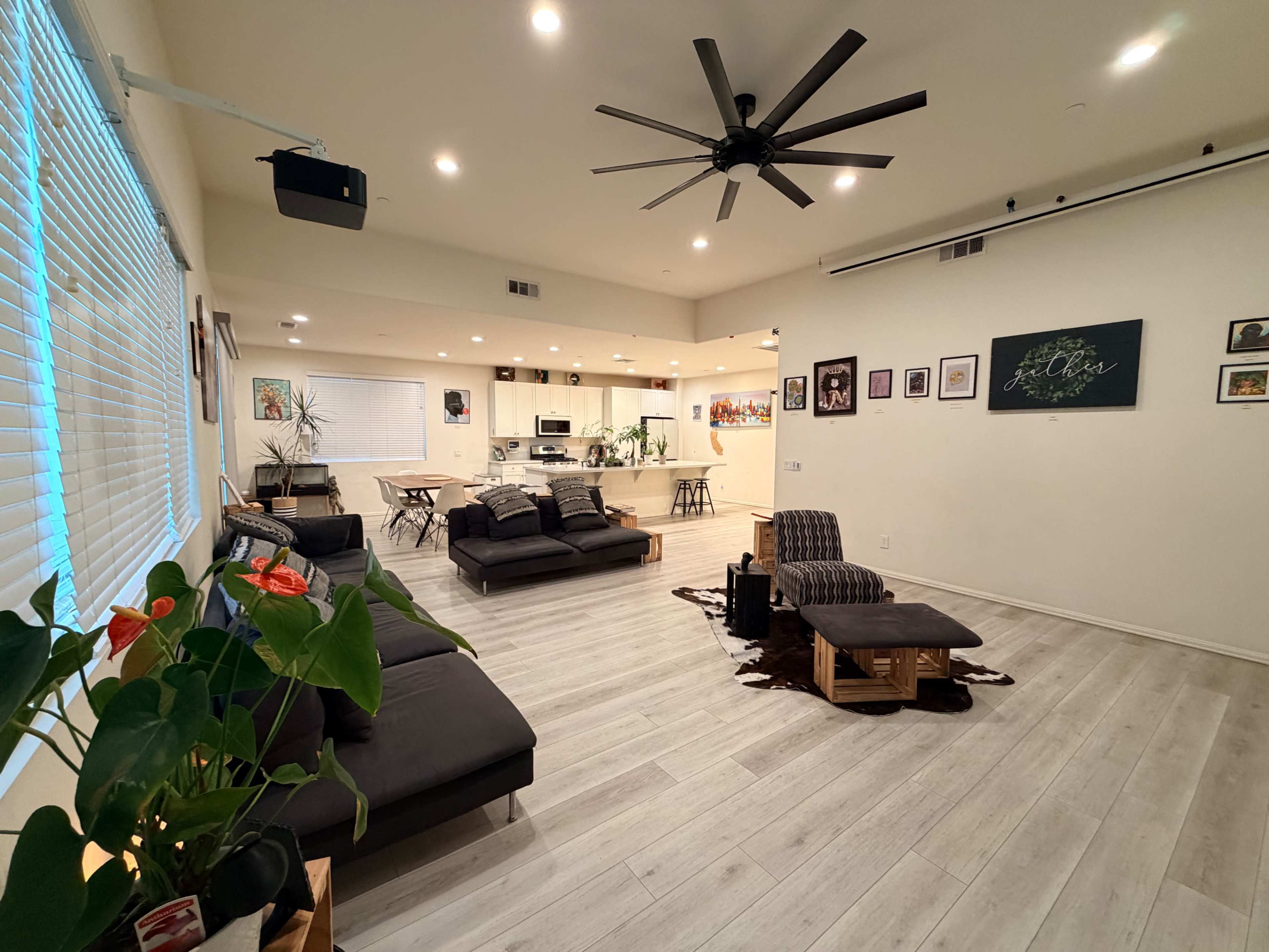 Bright Modern Open-Concept Home | Natural Light + Art Walls for Photo & Video Shoots Image in Perris, Perris, CA