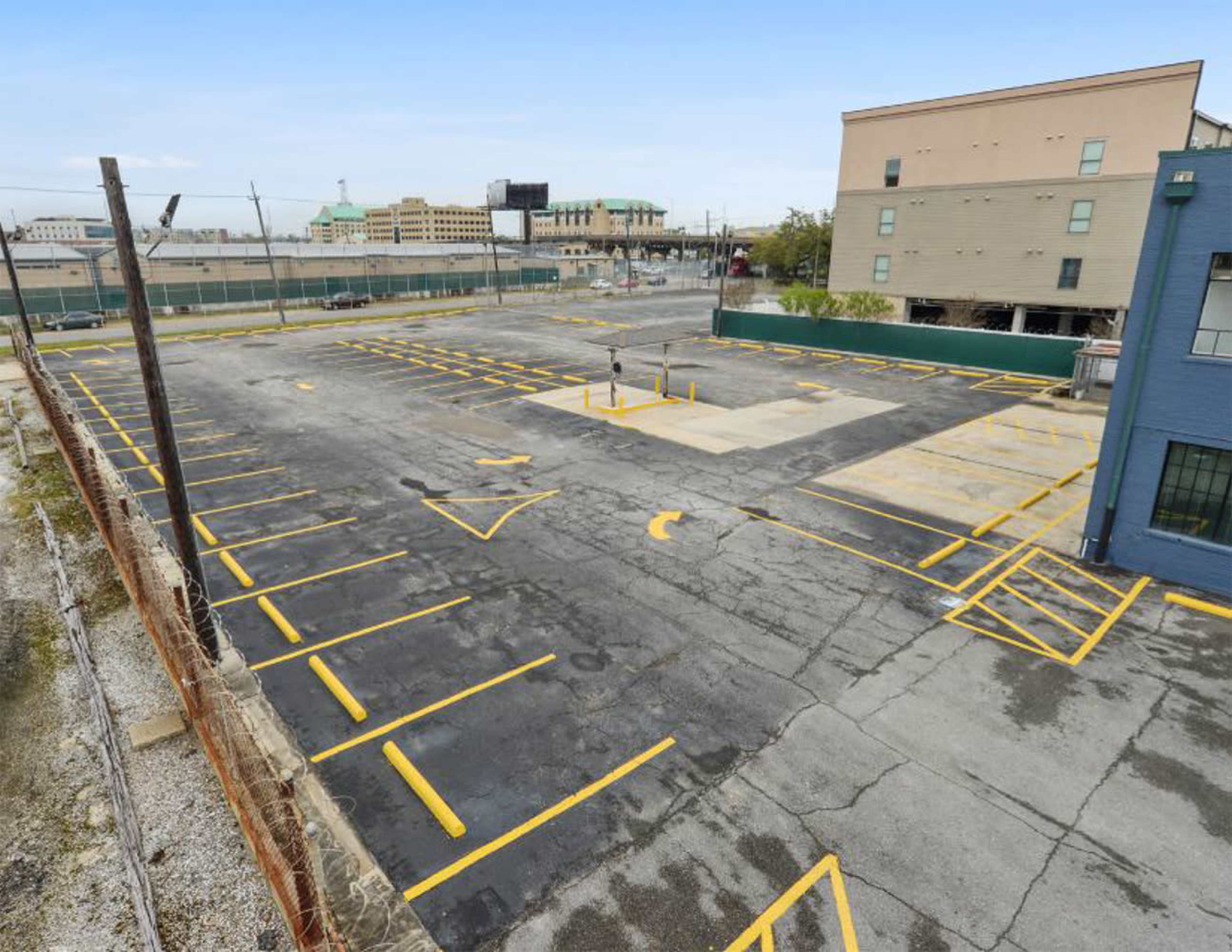 🌟 Versatile Creative Space for Sublease – 12,555 SF + Shared Amenities 🌟 Image in Mid-City, New Orleans, LA