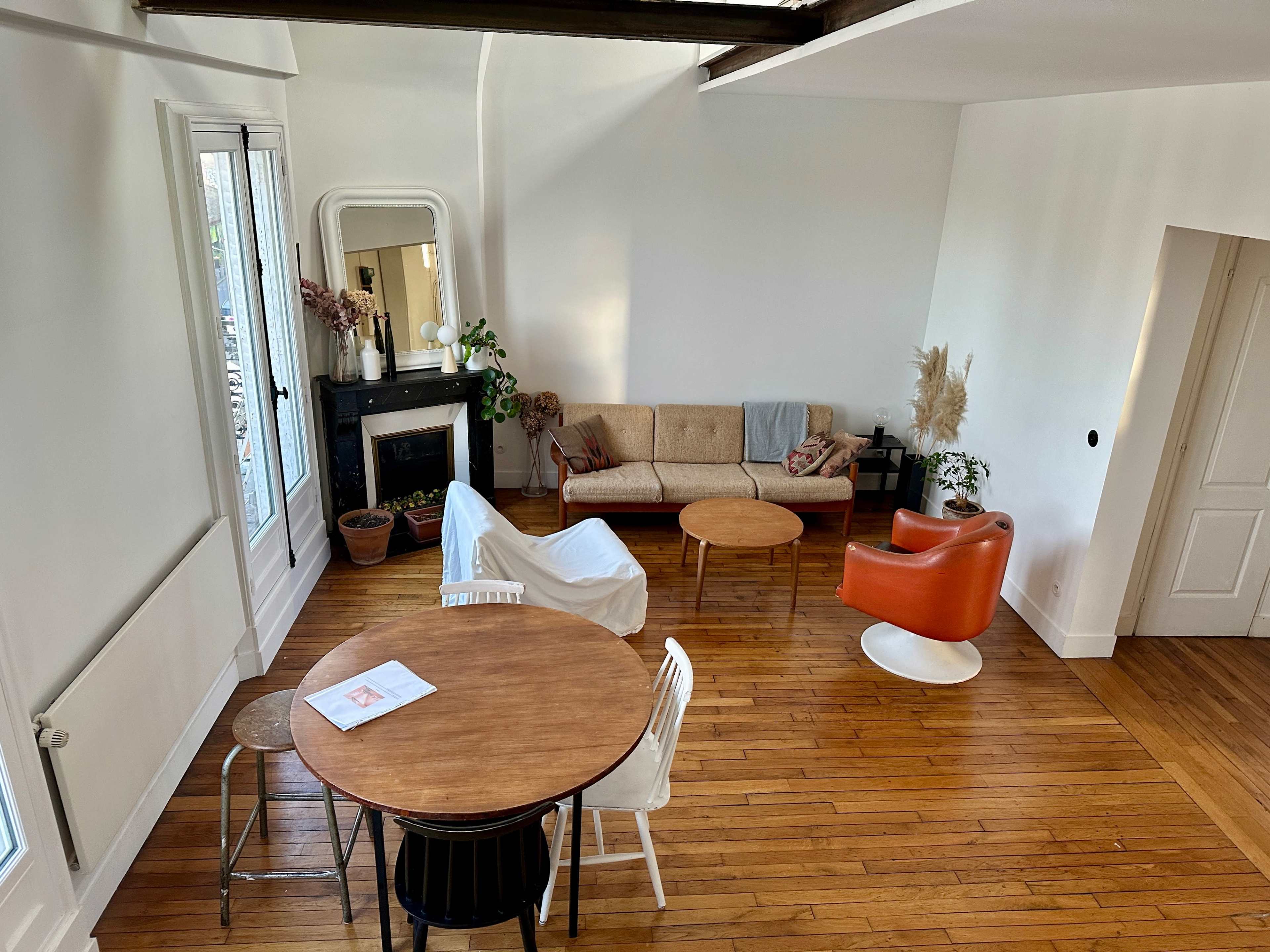 Loft style ancien et minimaliste en duplex dans l'Est Parisien pour vos shootings photos et tournages Image in , Montreuil