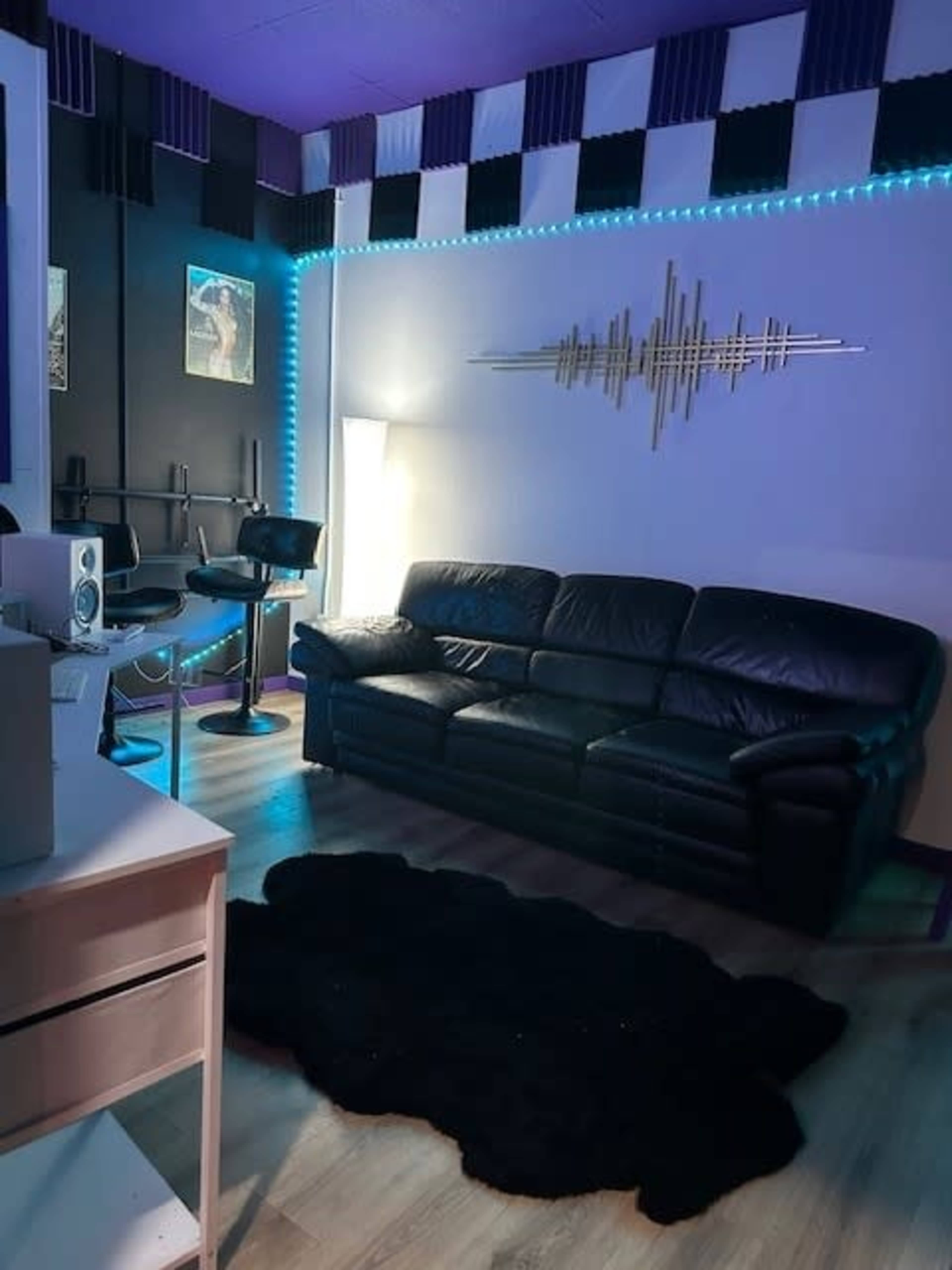 Limitless Studio and Event Center: Create Your Vision Image in Corona, Corona, CA