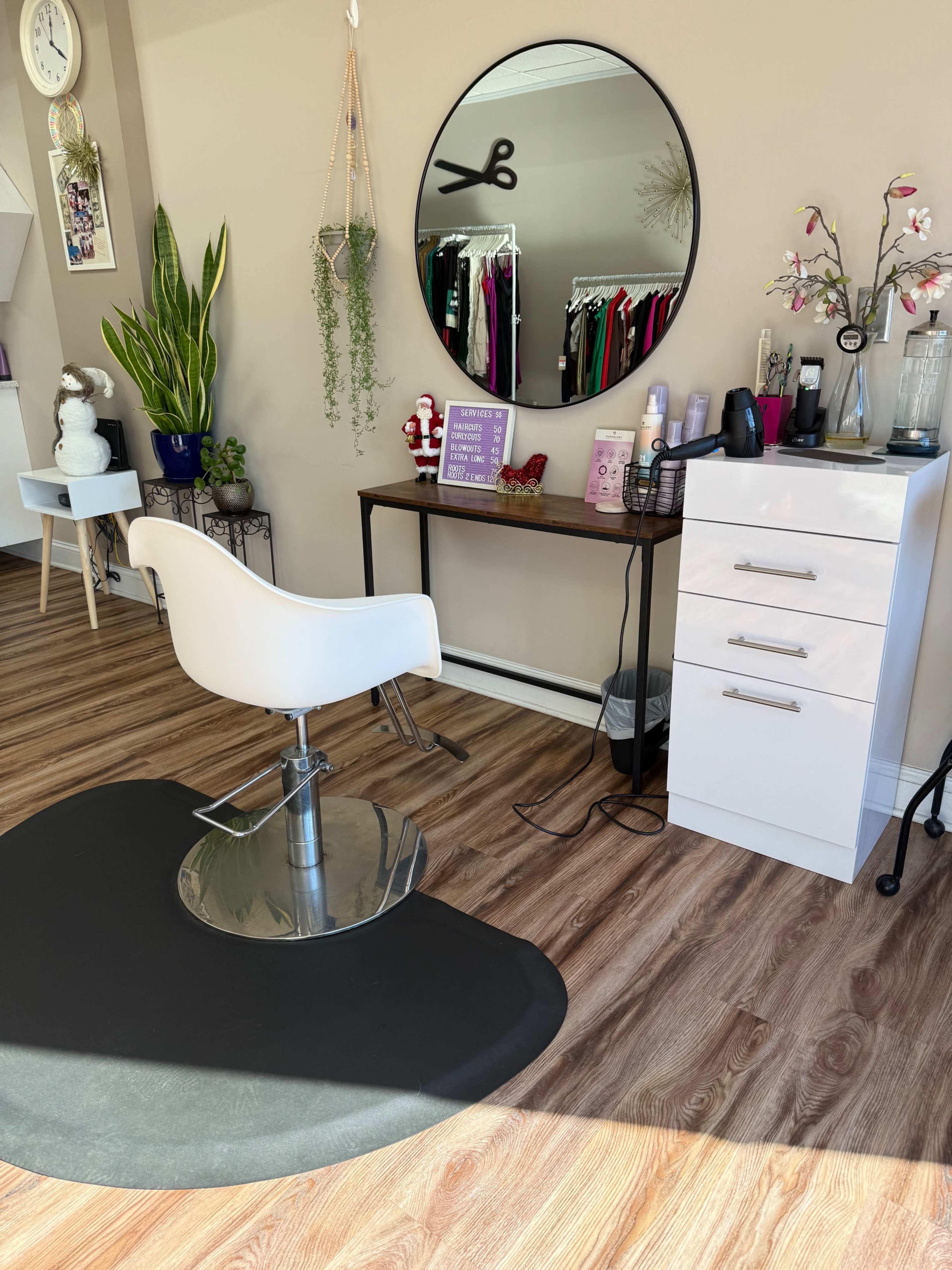 Hair salon / boutique /good safe neighborhood Image in Clifton, Clifton, NJ