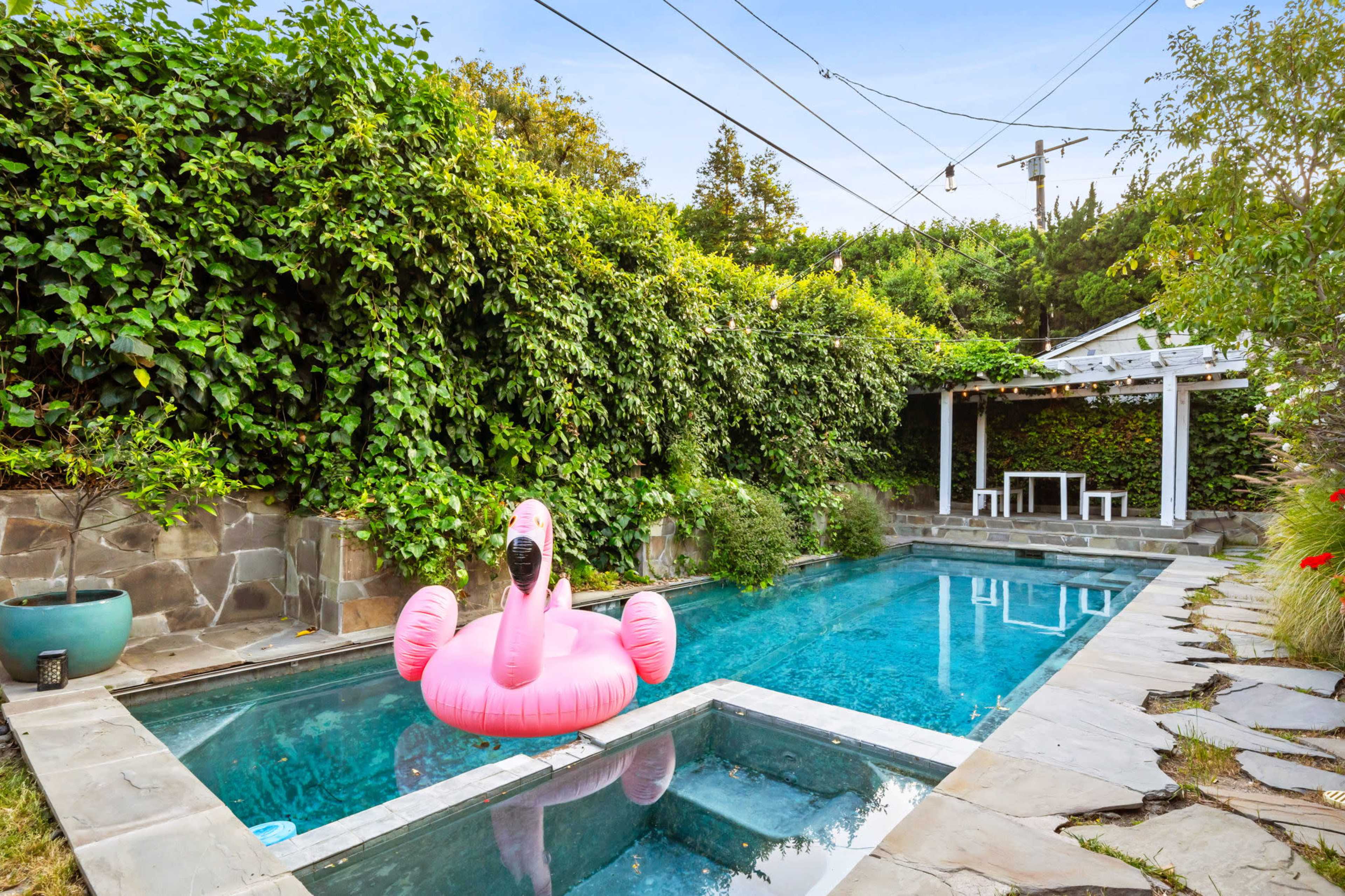 Secret Garden Home with Pool/Spa/5BR Image in Sherman Oaks, sherman oaks, CA